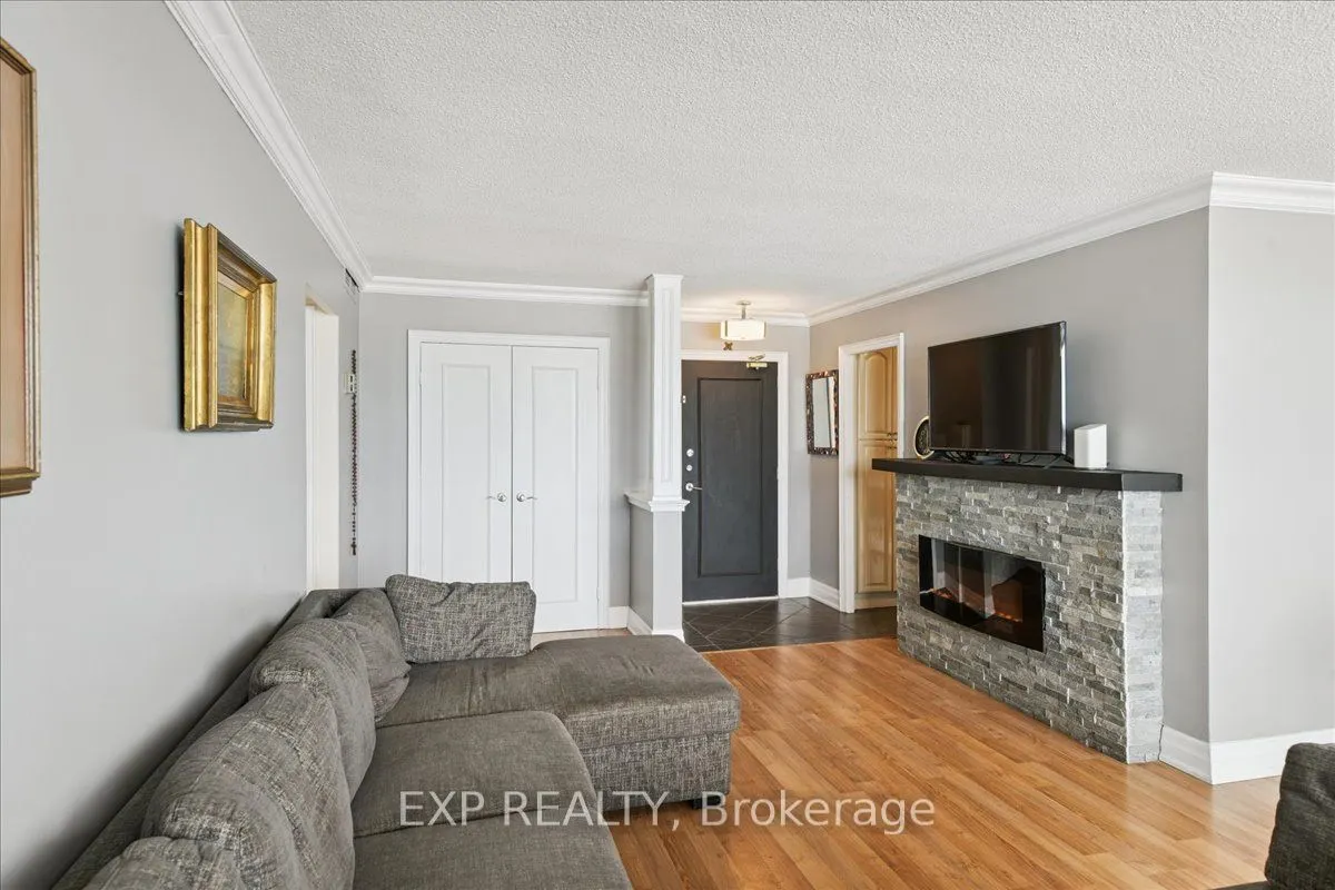 44 Longbourne Drive #412