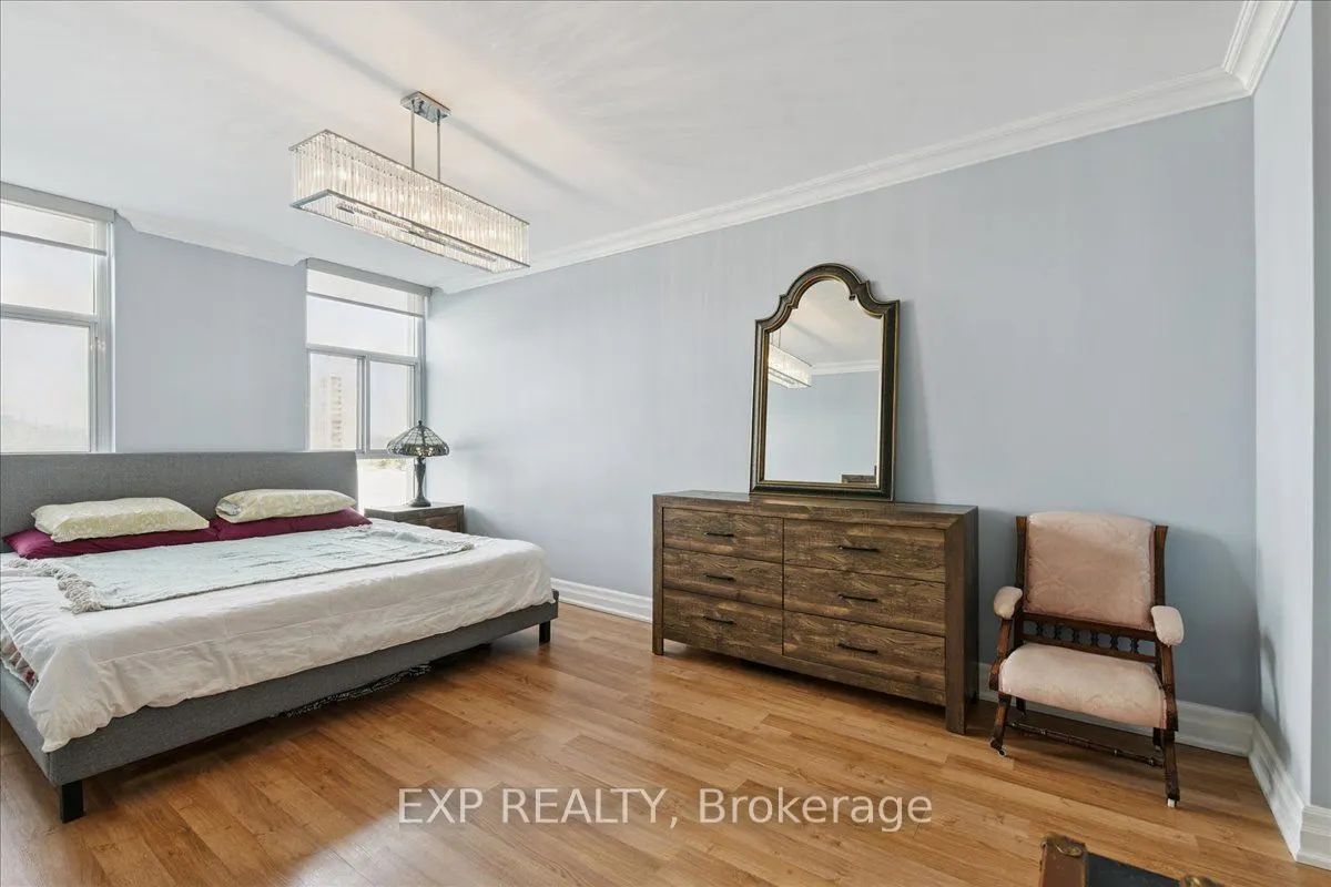 44 Longbourne Drive #412