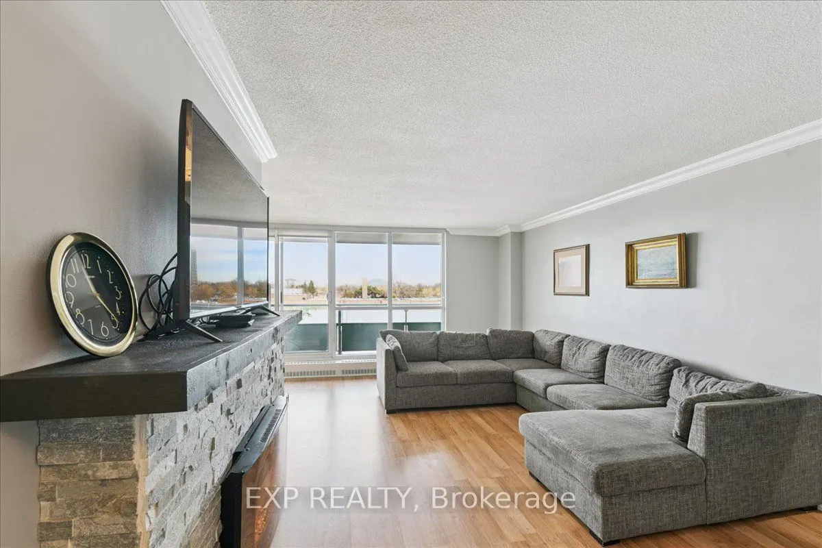 44 Longbourne Drive #412