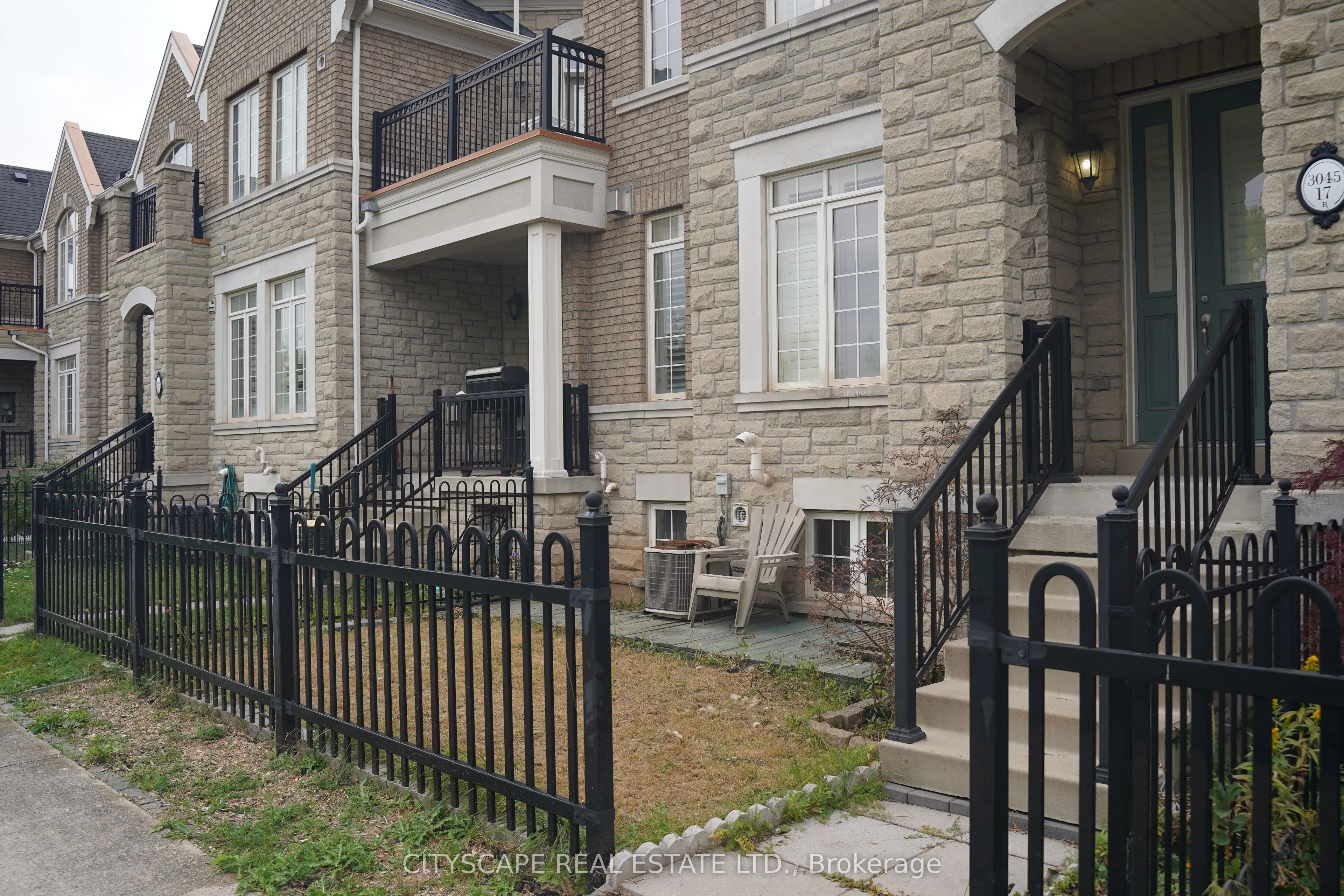 3045 Gladeside Avenue #17