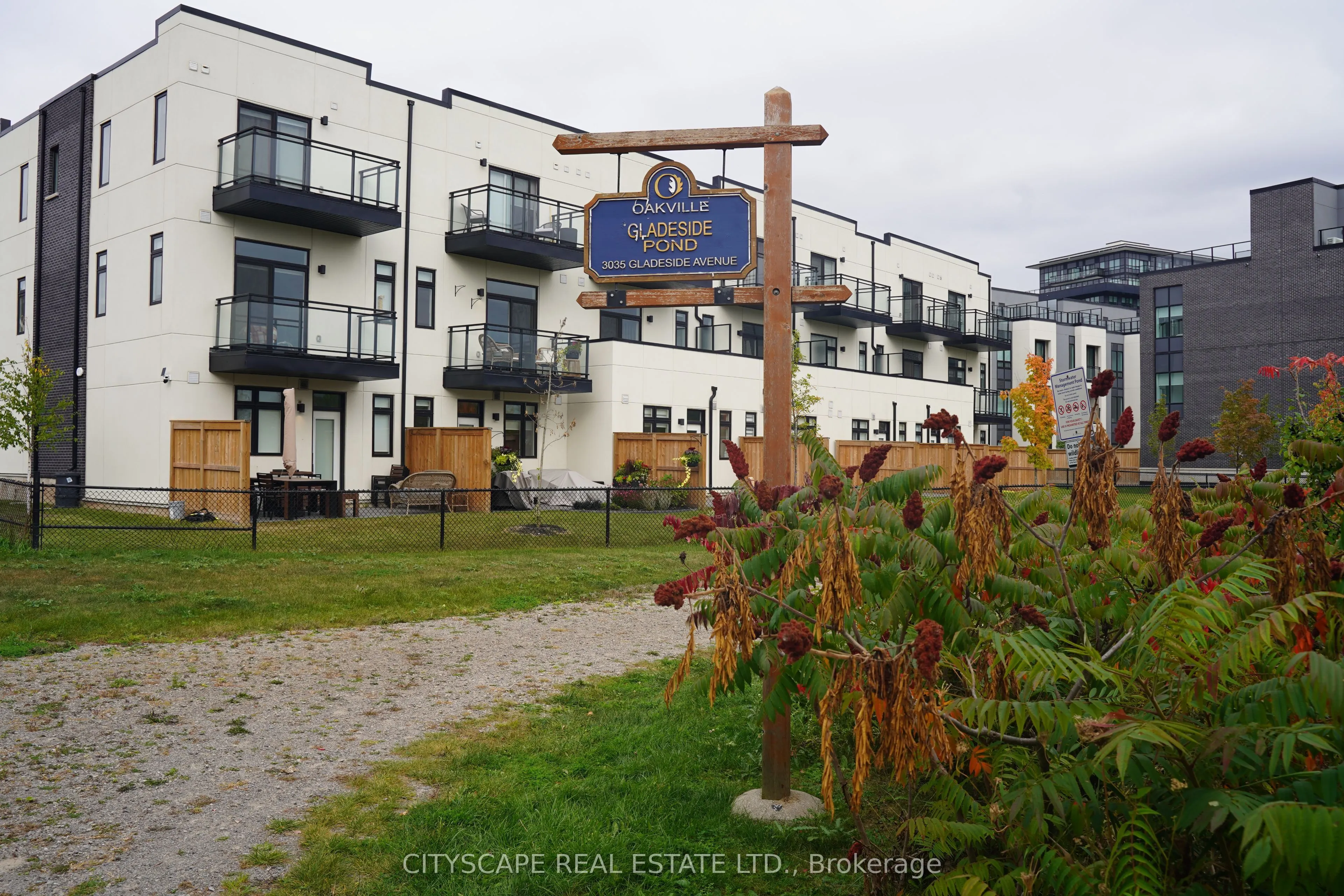 3045 Gladeside Avenue #17