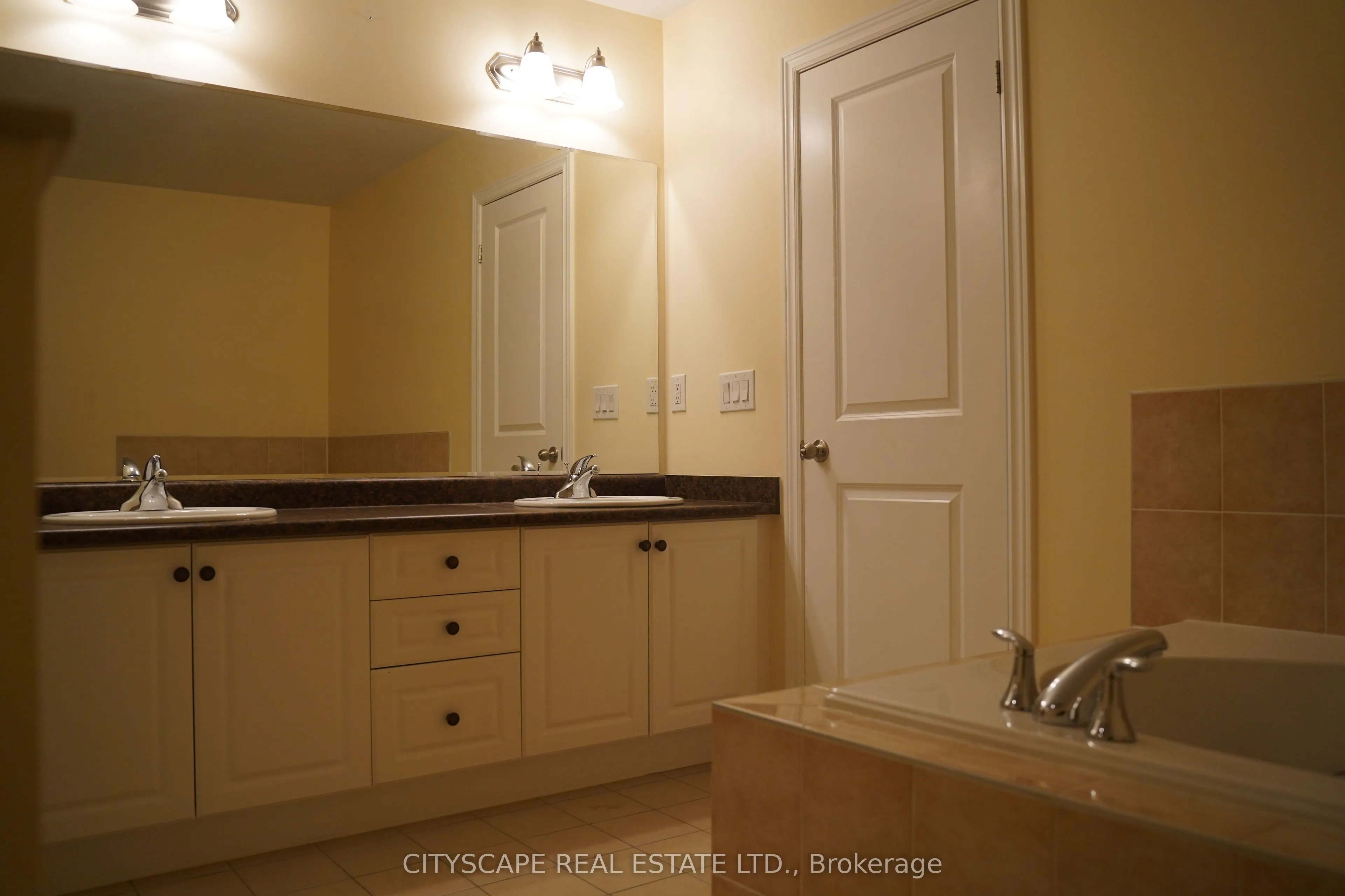3045 Gladeside Avenue #17