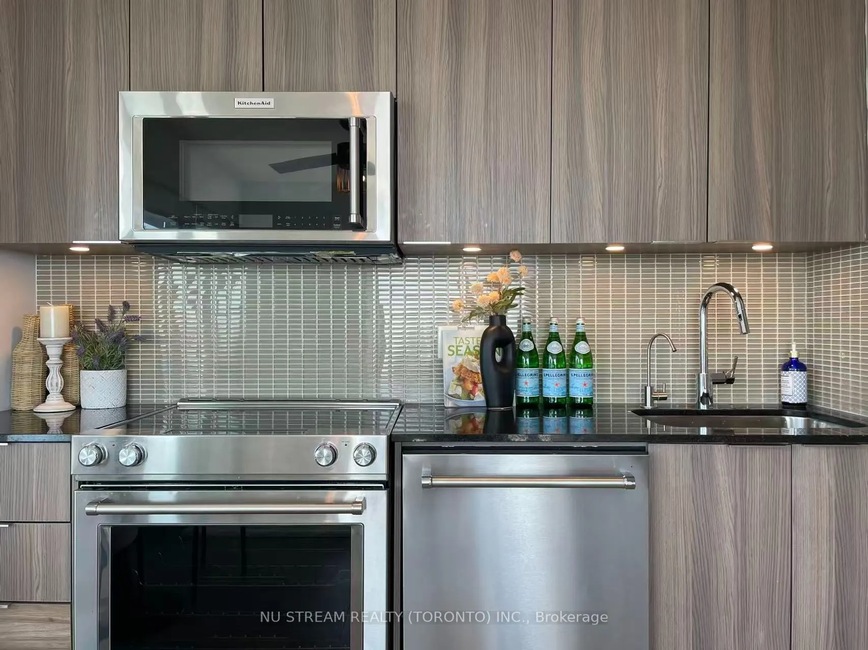 30 Shore Breeze Drive #3721