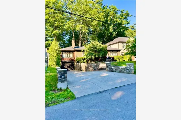 89 Holyrood Avenue