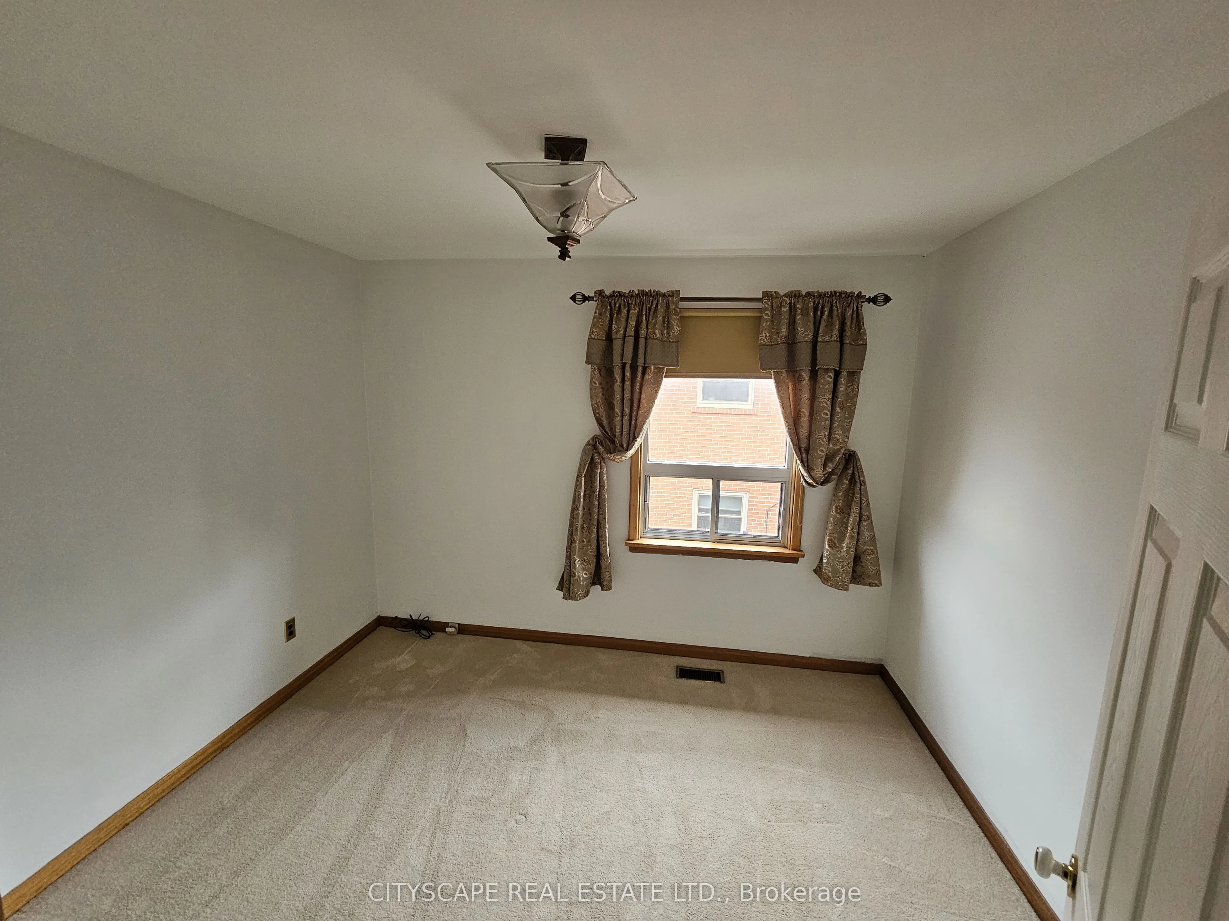 49 Algoma Street #Upper floor