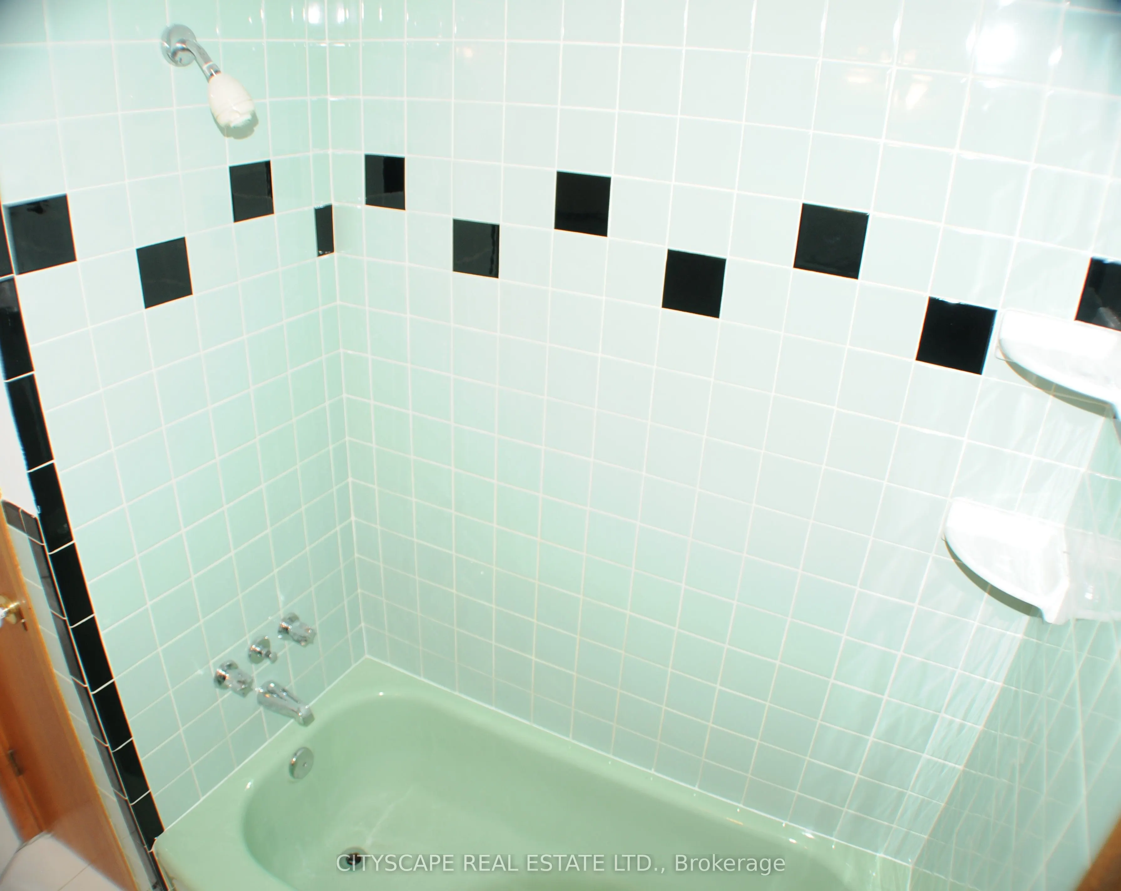 49 Algoma Street #Upper floor