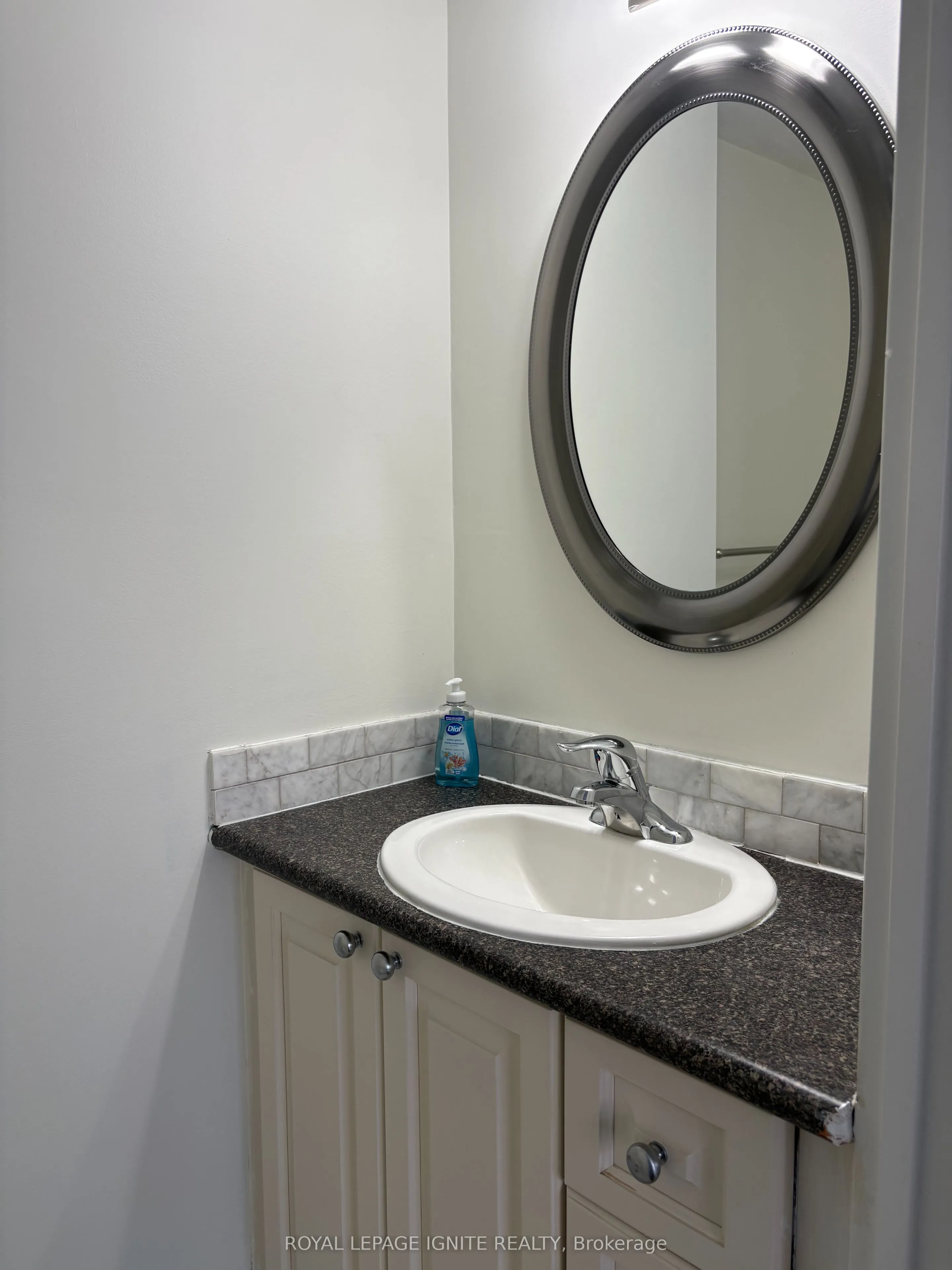 3590 Kaneff Crescent #1105