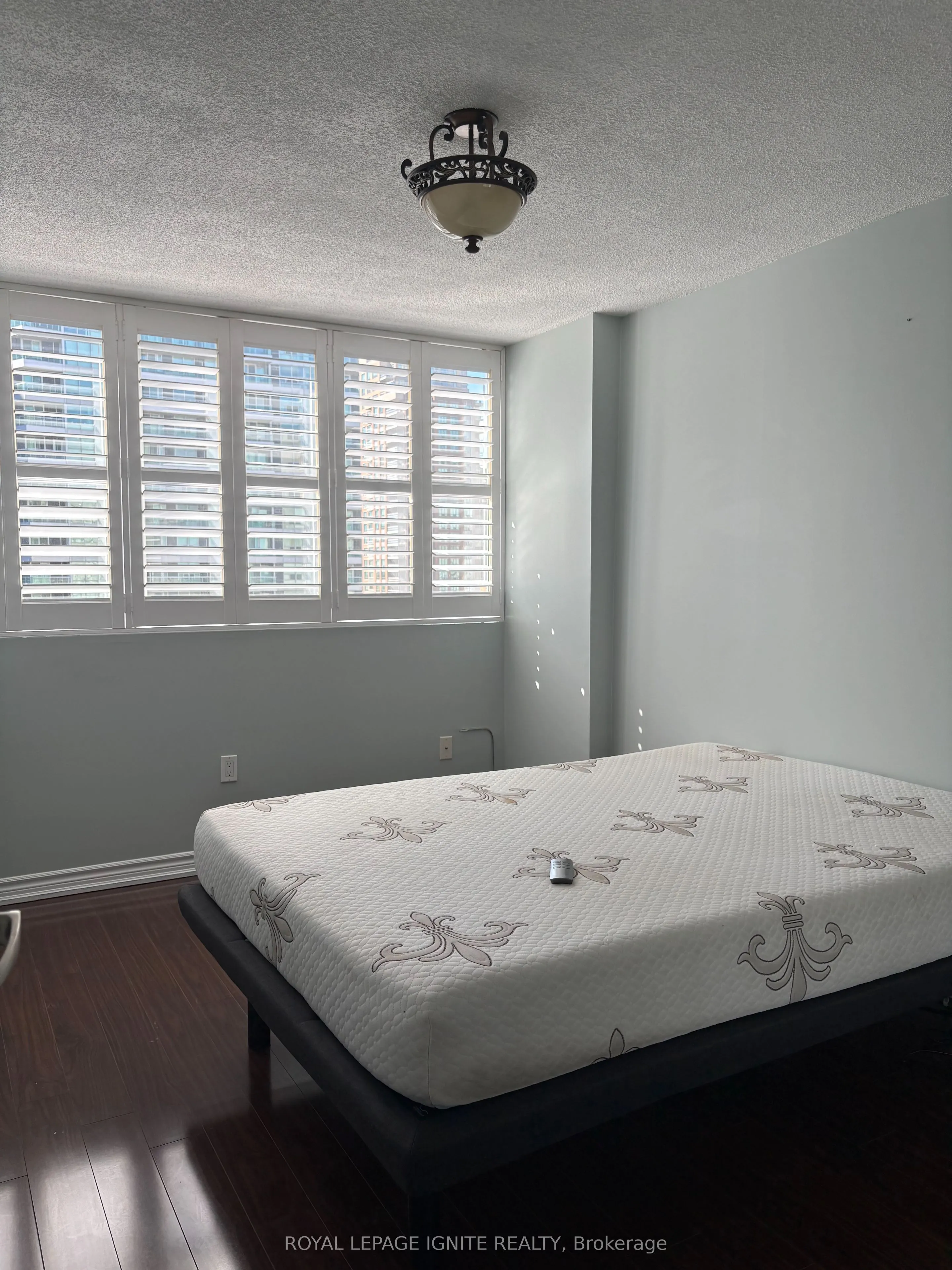 3590 Kaneff Crescent #1105