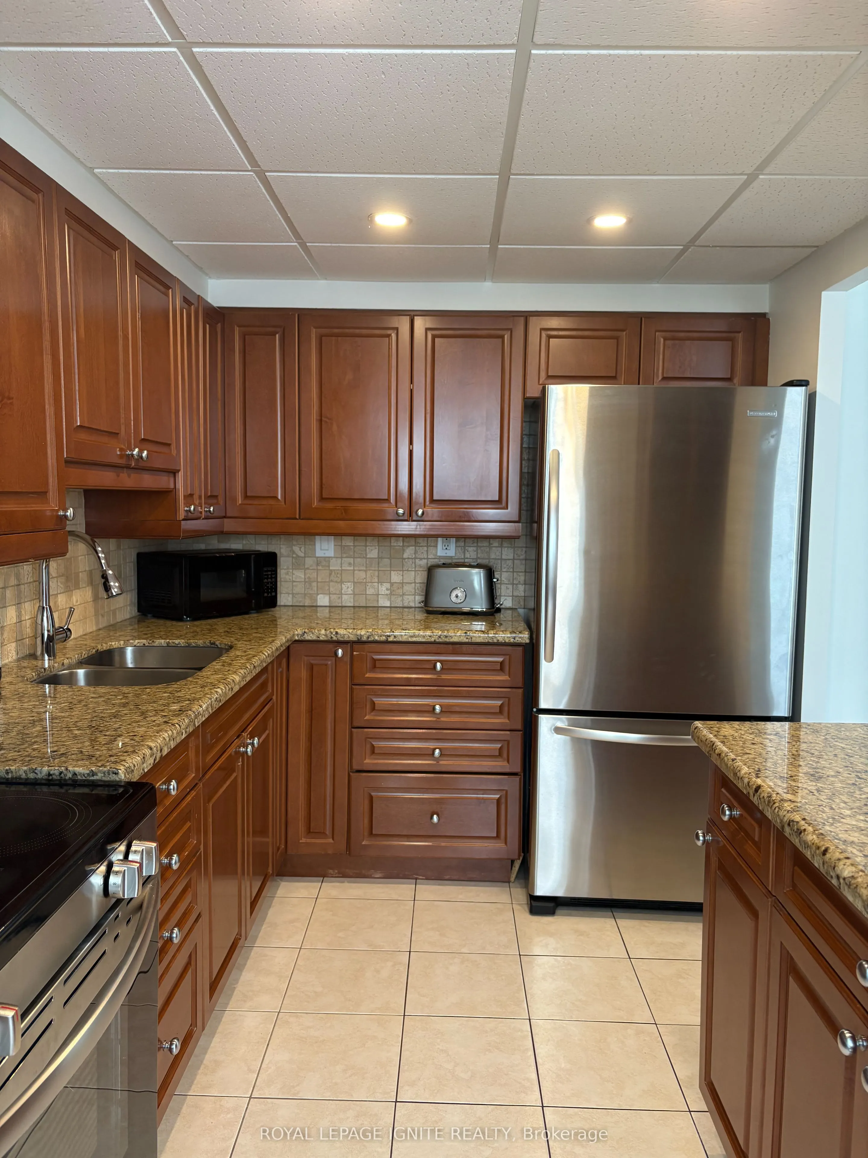 3590 Kaneff Crescent #1105