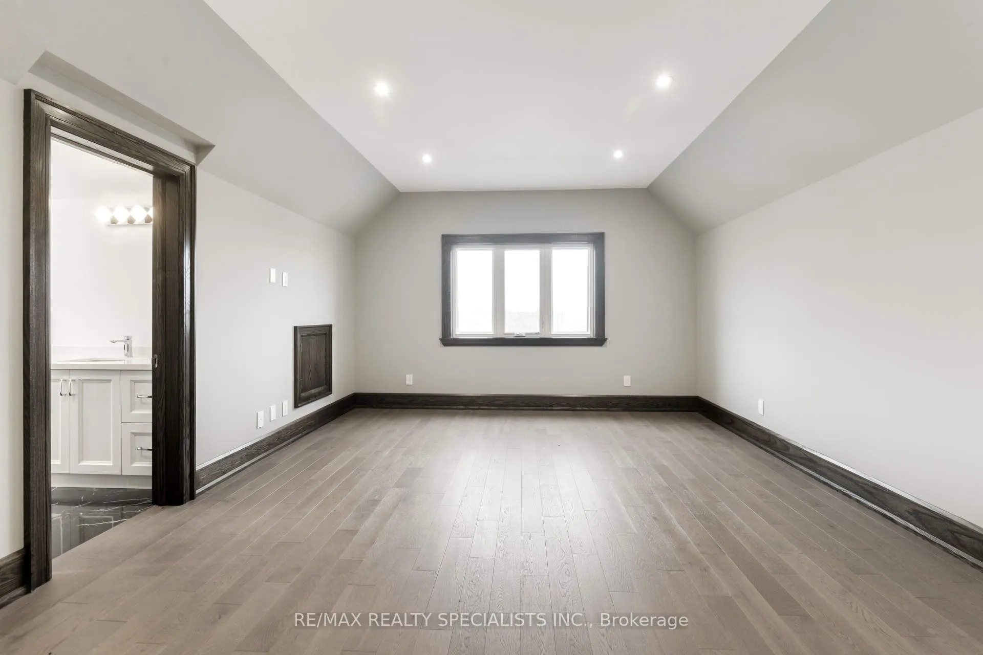 31 Ferrara Drive
