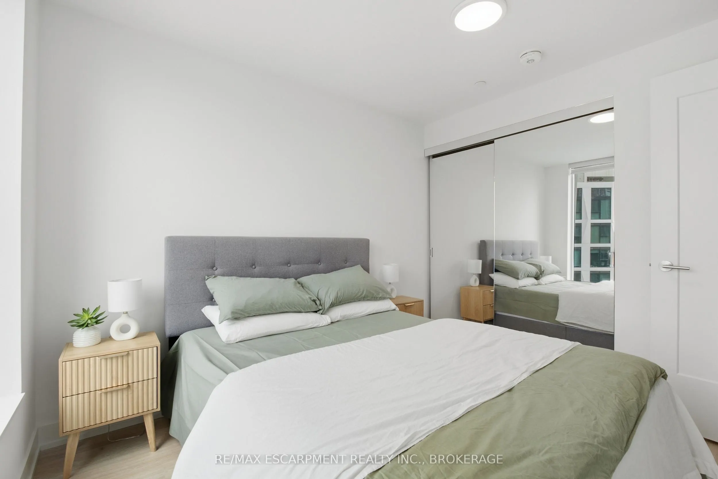 60 Central Park Road Way #2010