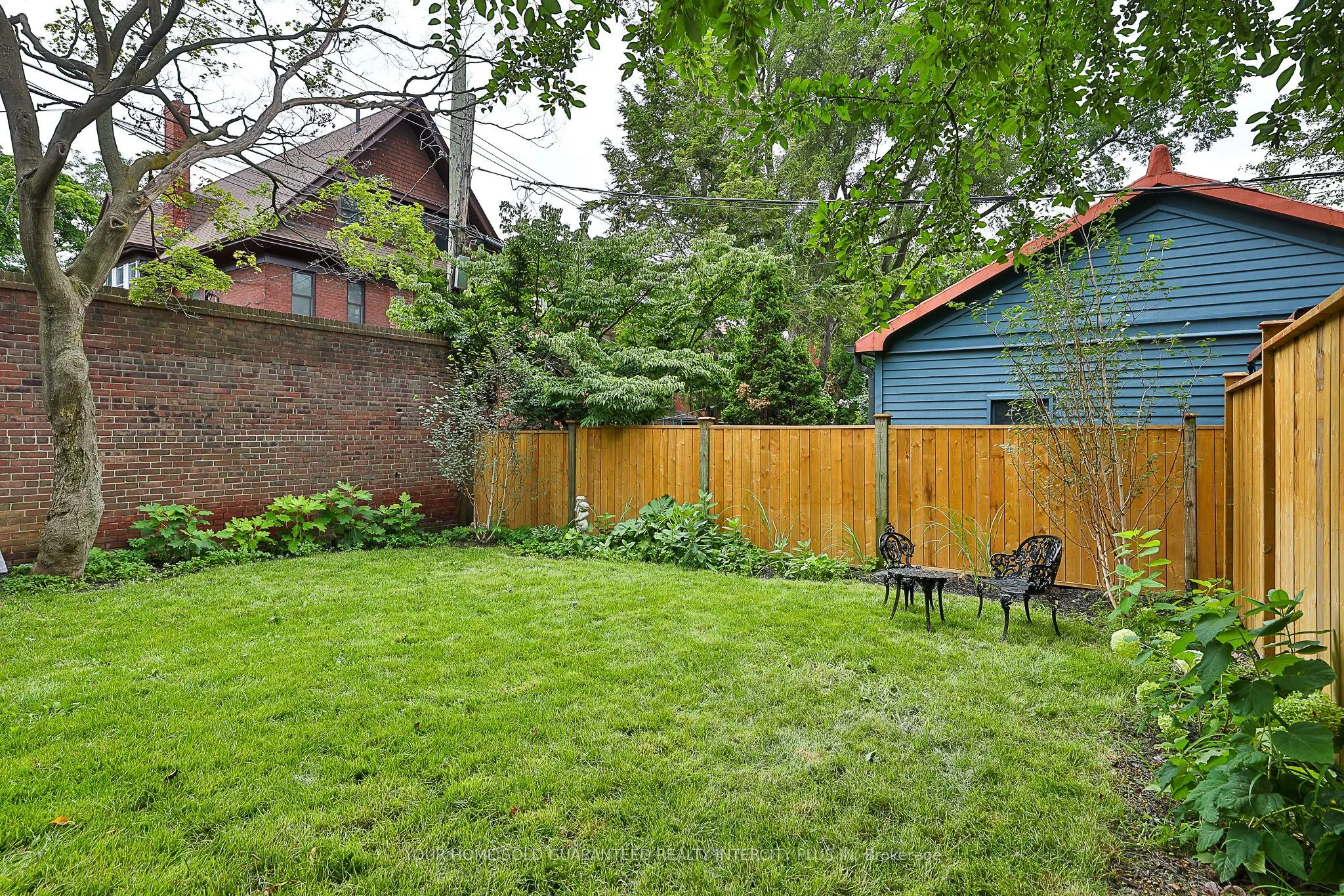 262 Roncesvalles Avenue