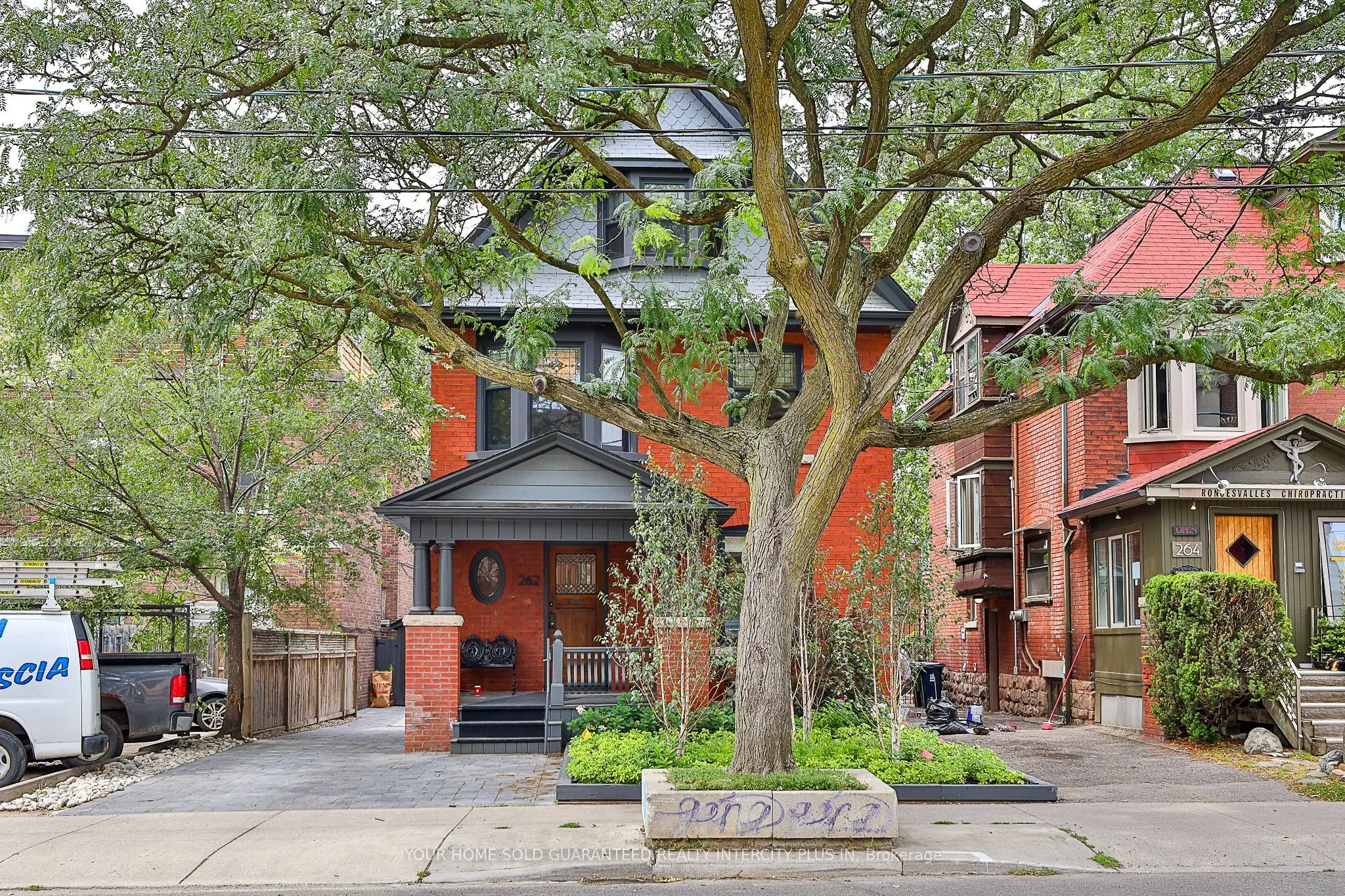 262 Roncesvalles Avenue