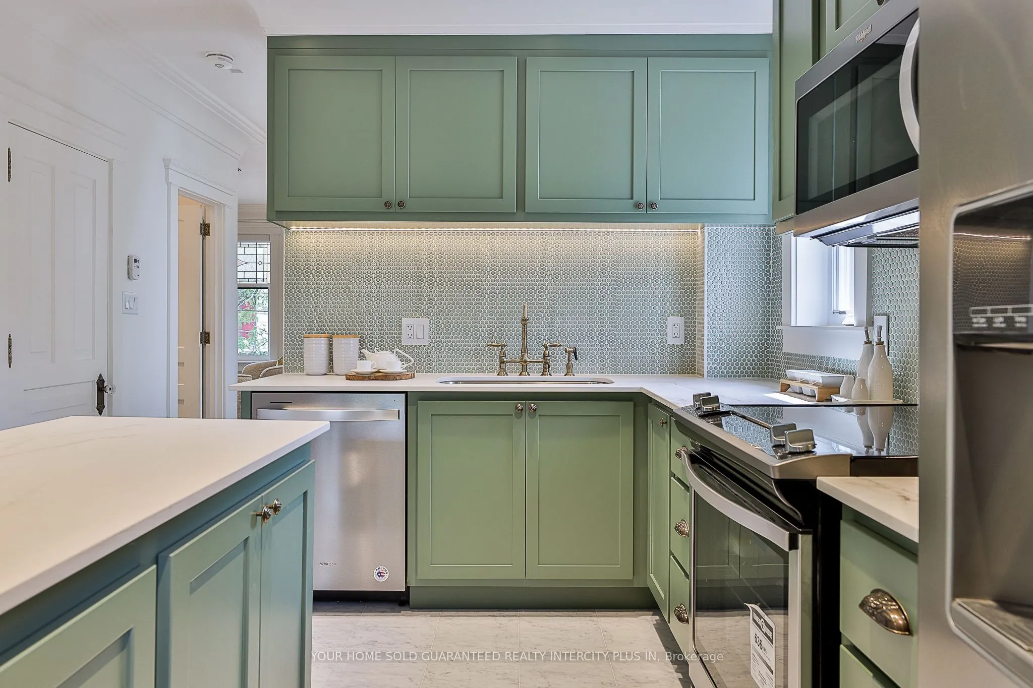 262 Roncesvalles Avenue