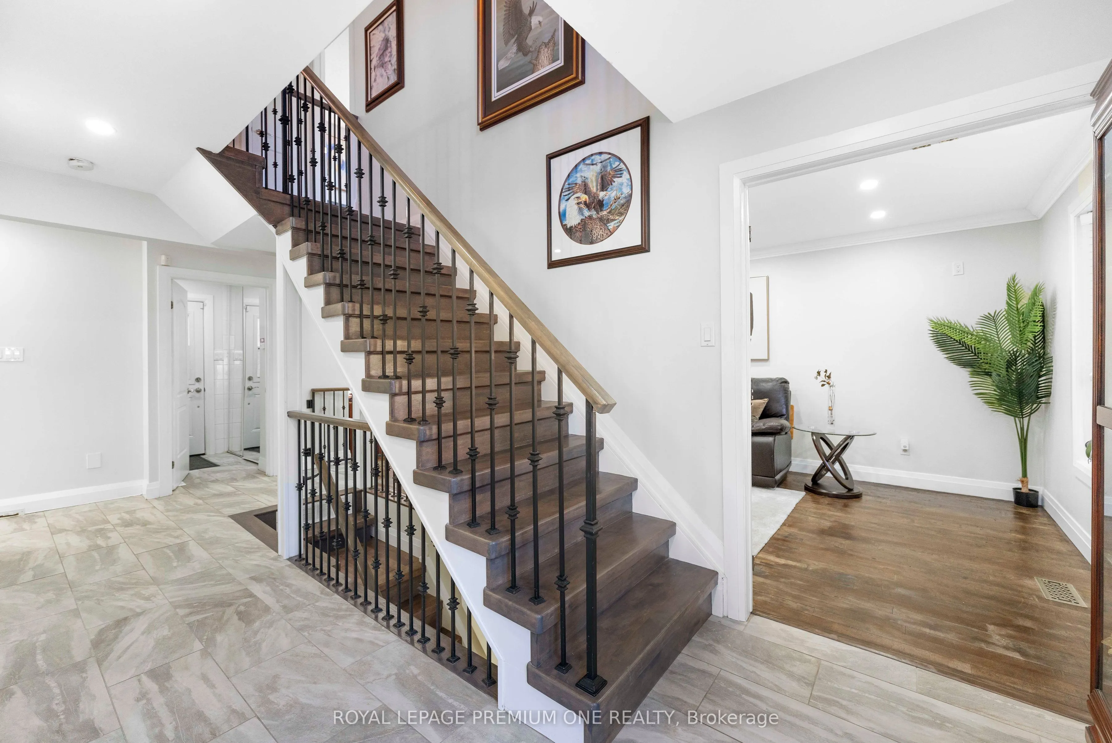 25 Sir Lancelot Court