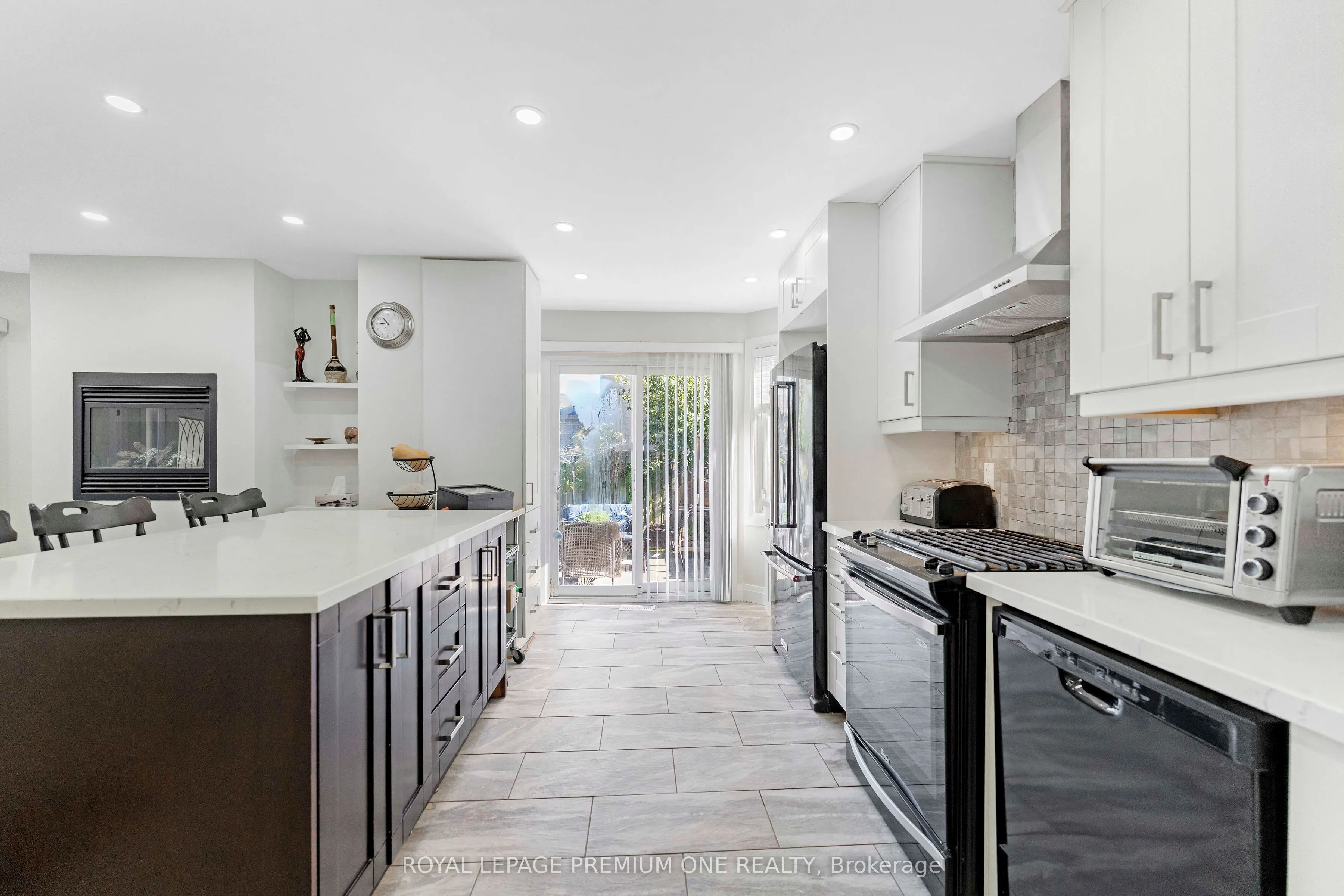 25 Sir Lancelot Court