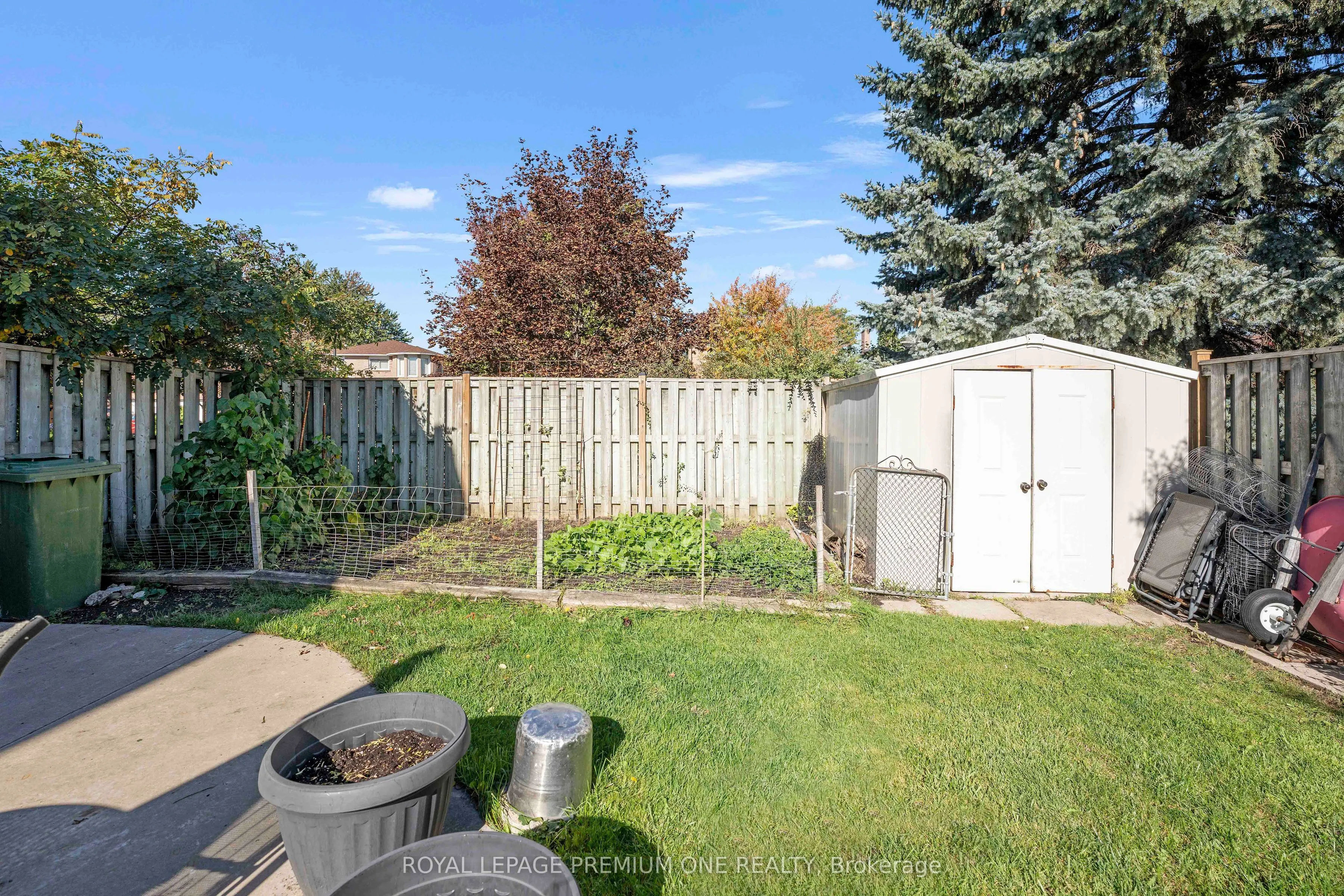 25 Sir Lancelot Court