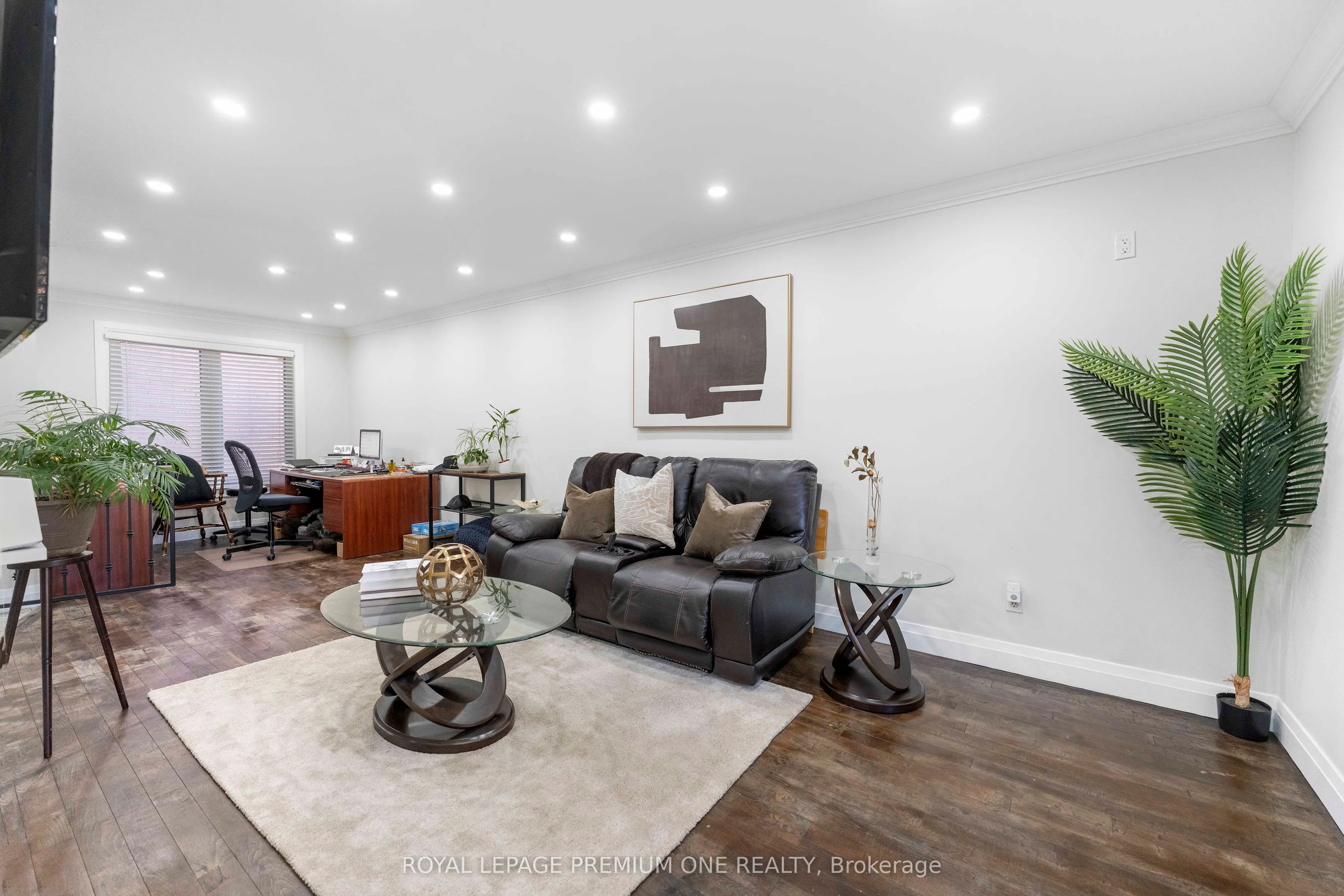 25 Sir Lancelot Court