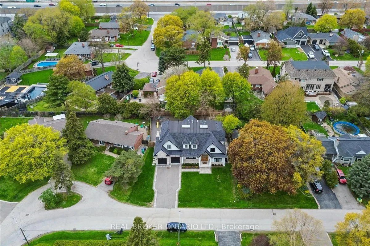 1445 Skyline Drive