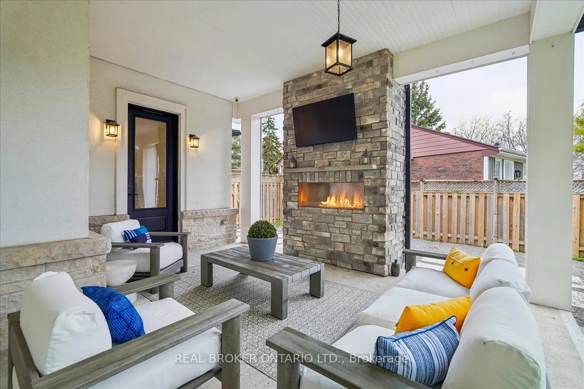 1445 Skyline Drive