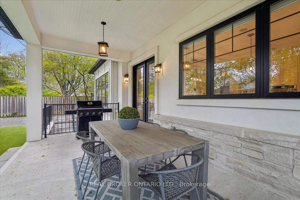1445 Skyline Drive