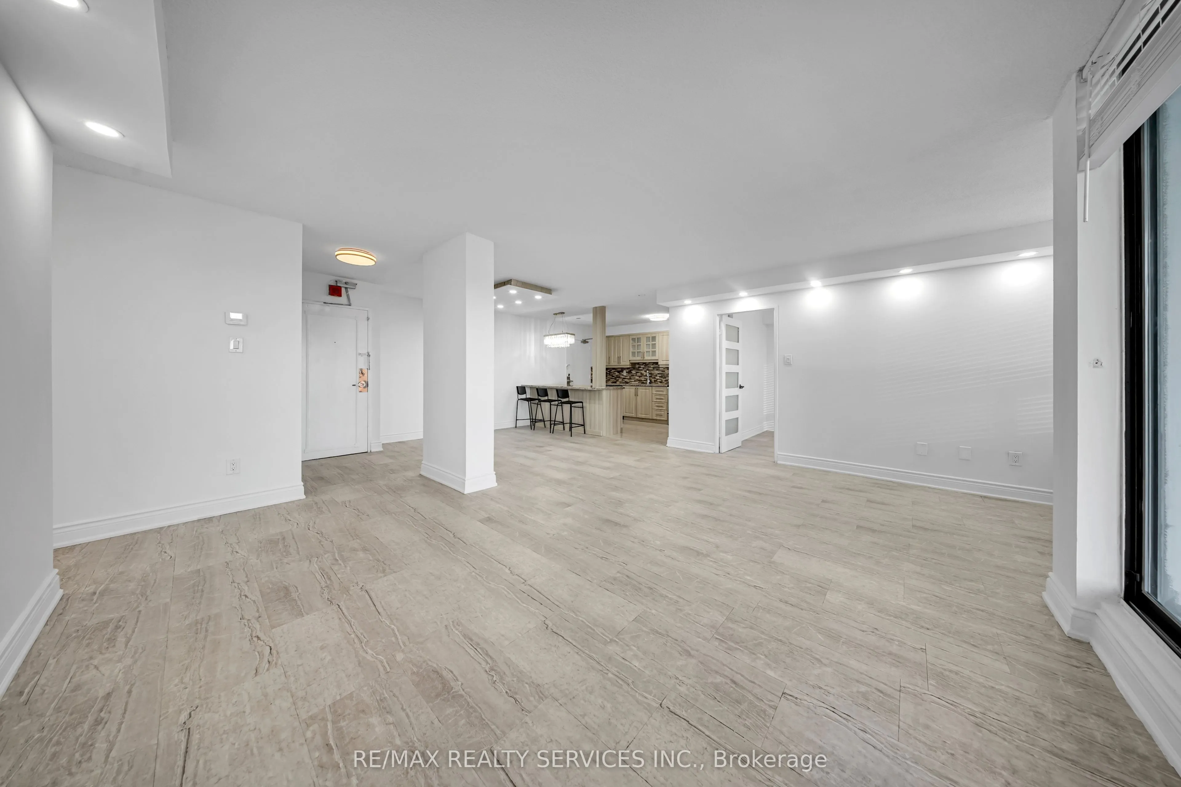 20 Mississauga Valley Boulevard #701