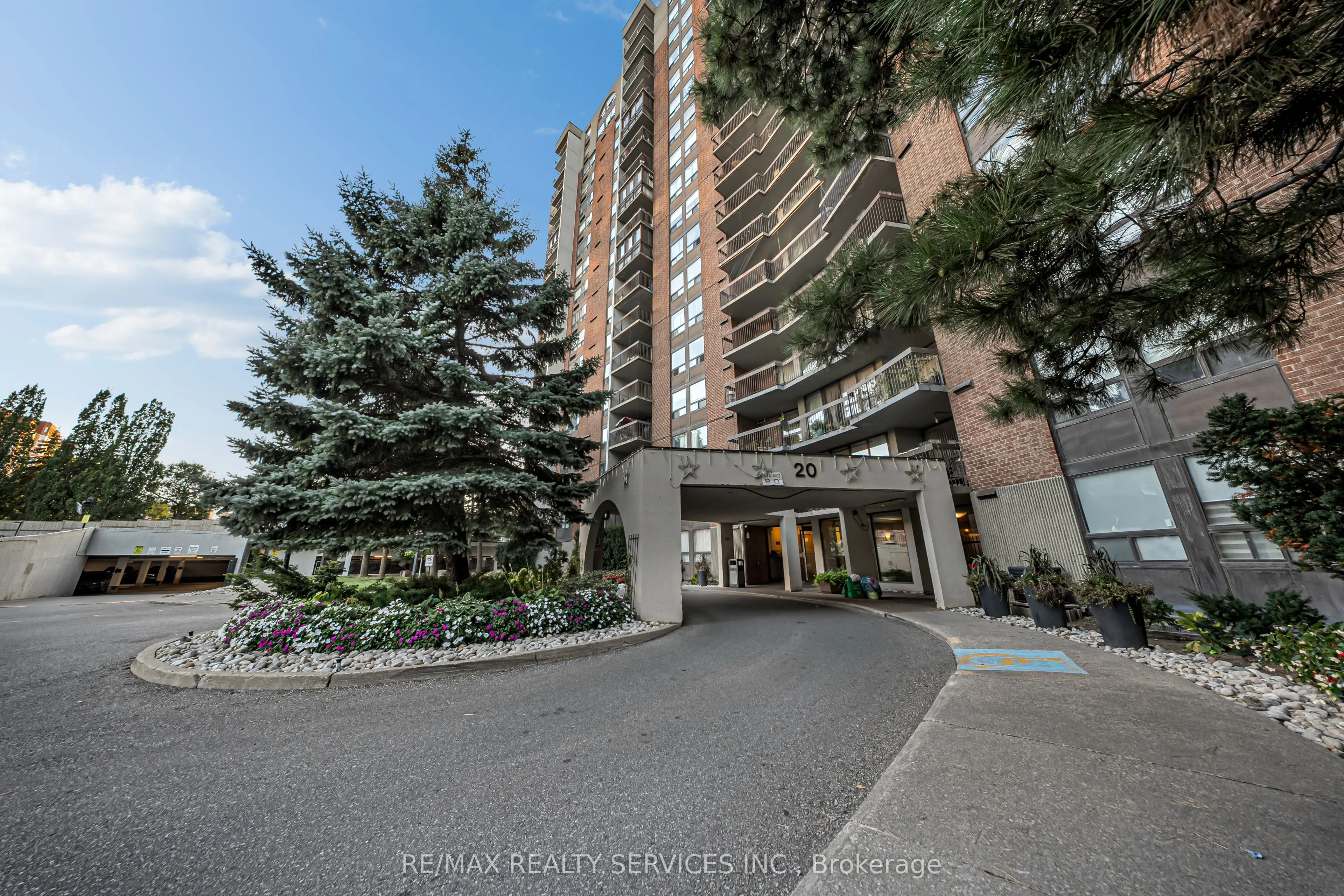 20 Mississauga Valley Boulevard #701