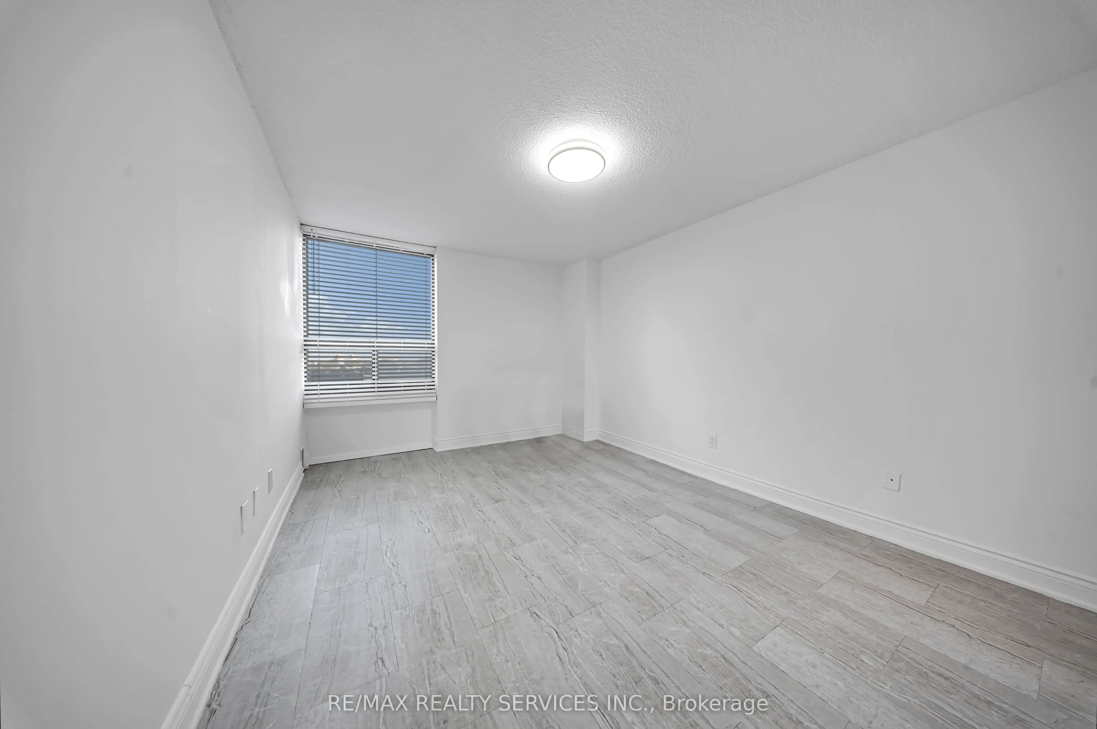 20 Mississauga Valley Boulevard #701
