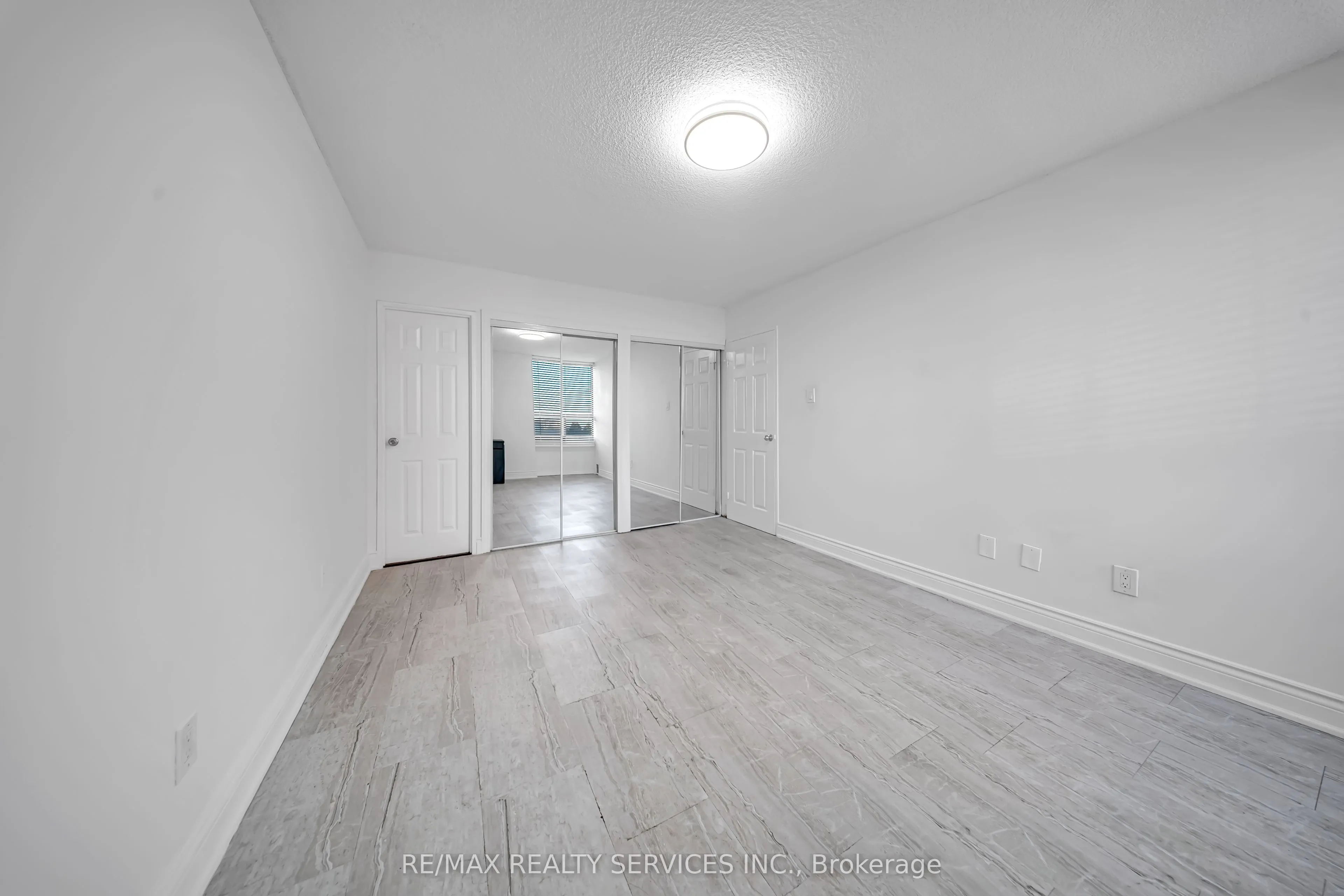 20 Mississauga Valley Boulevard #701