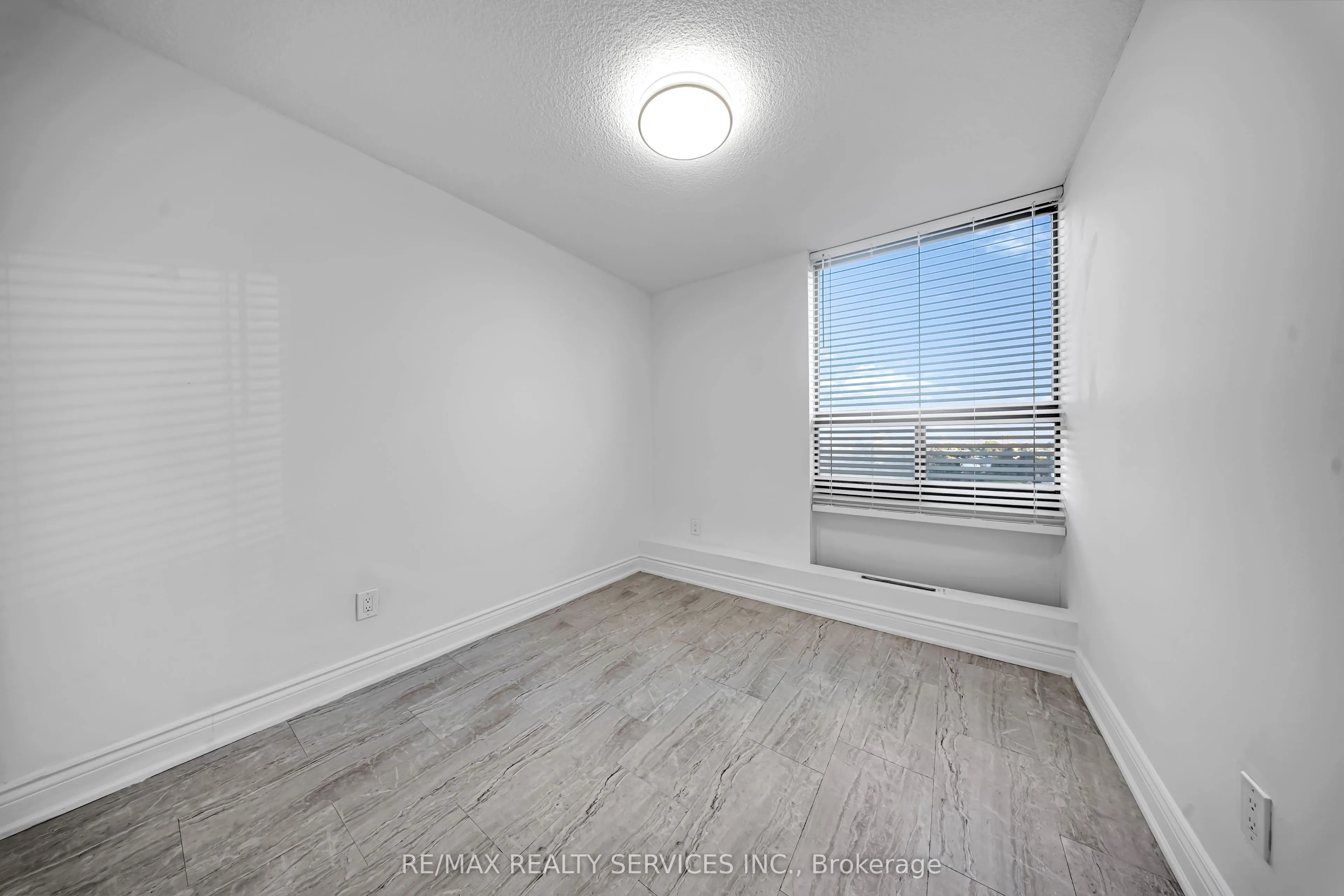 20 Mississauga Valley Boulevard #701