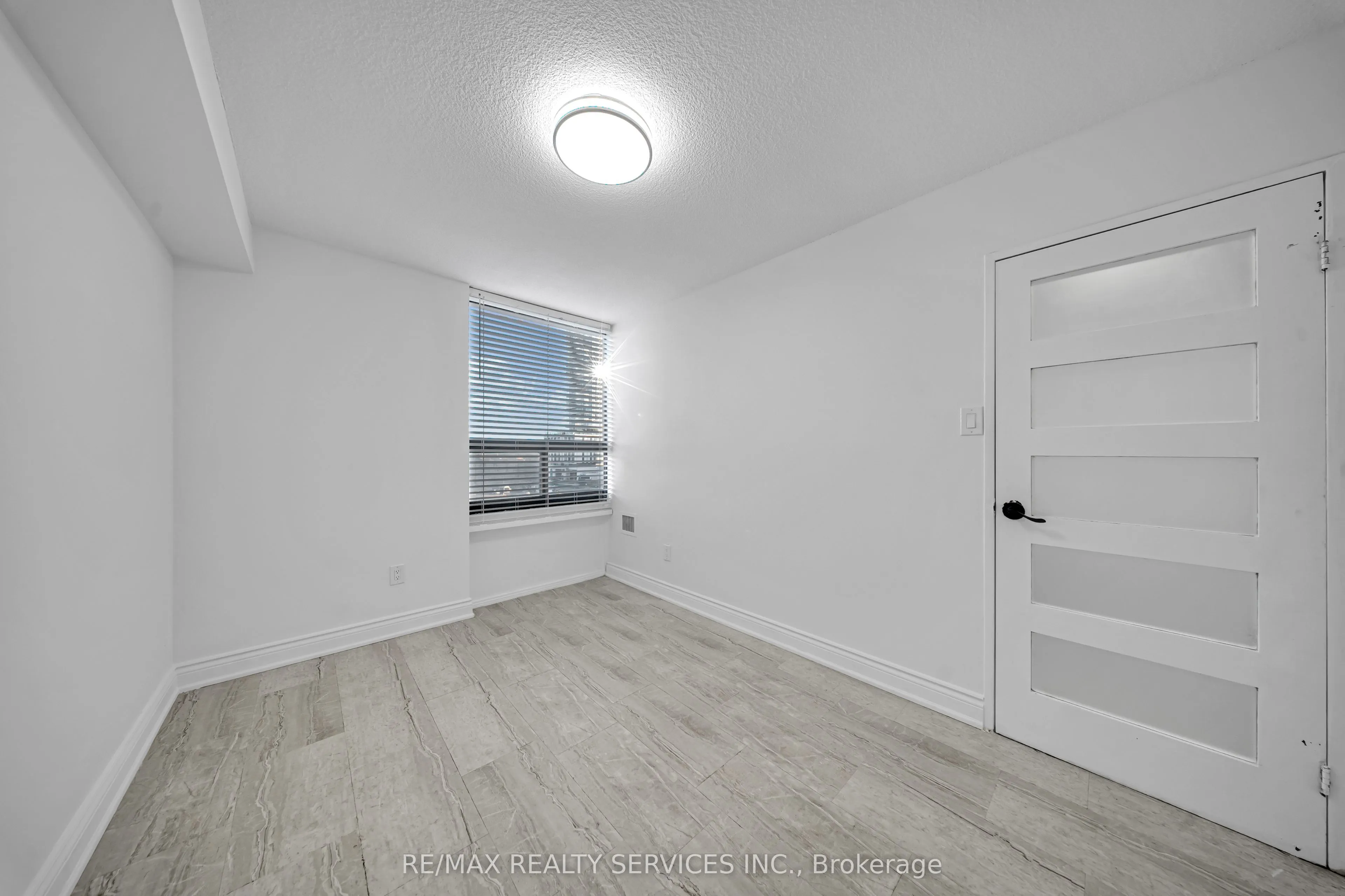 20 Mississauga Valley Boulevard #701