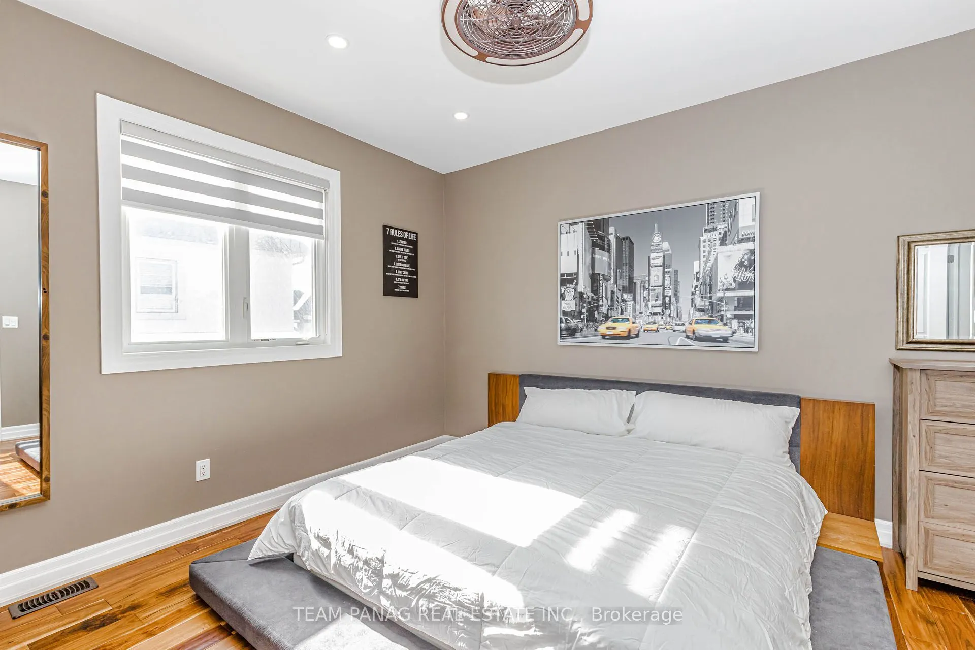 32 Viva Gardens