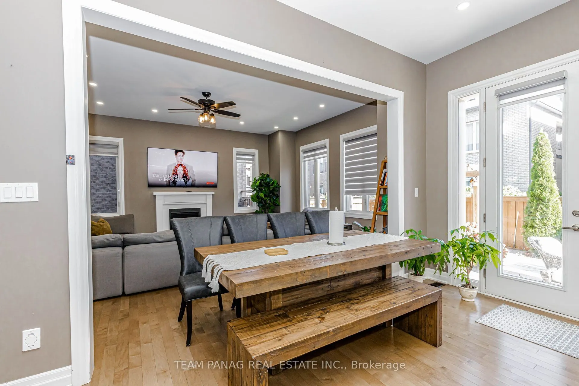 32 Viva Gardens