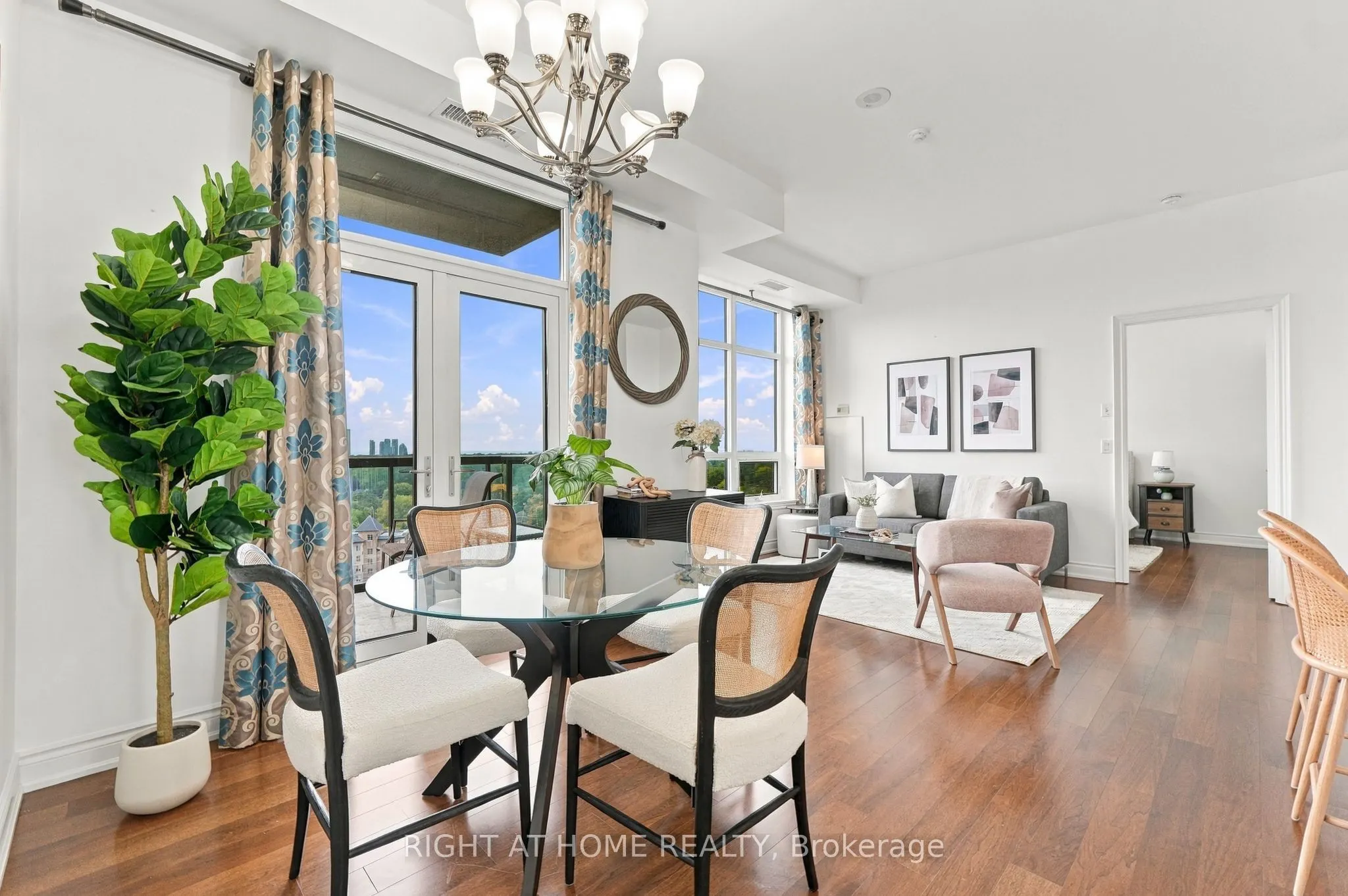1135 Royal York Road #1301