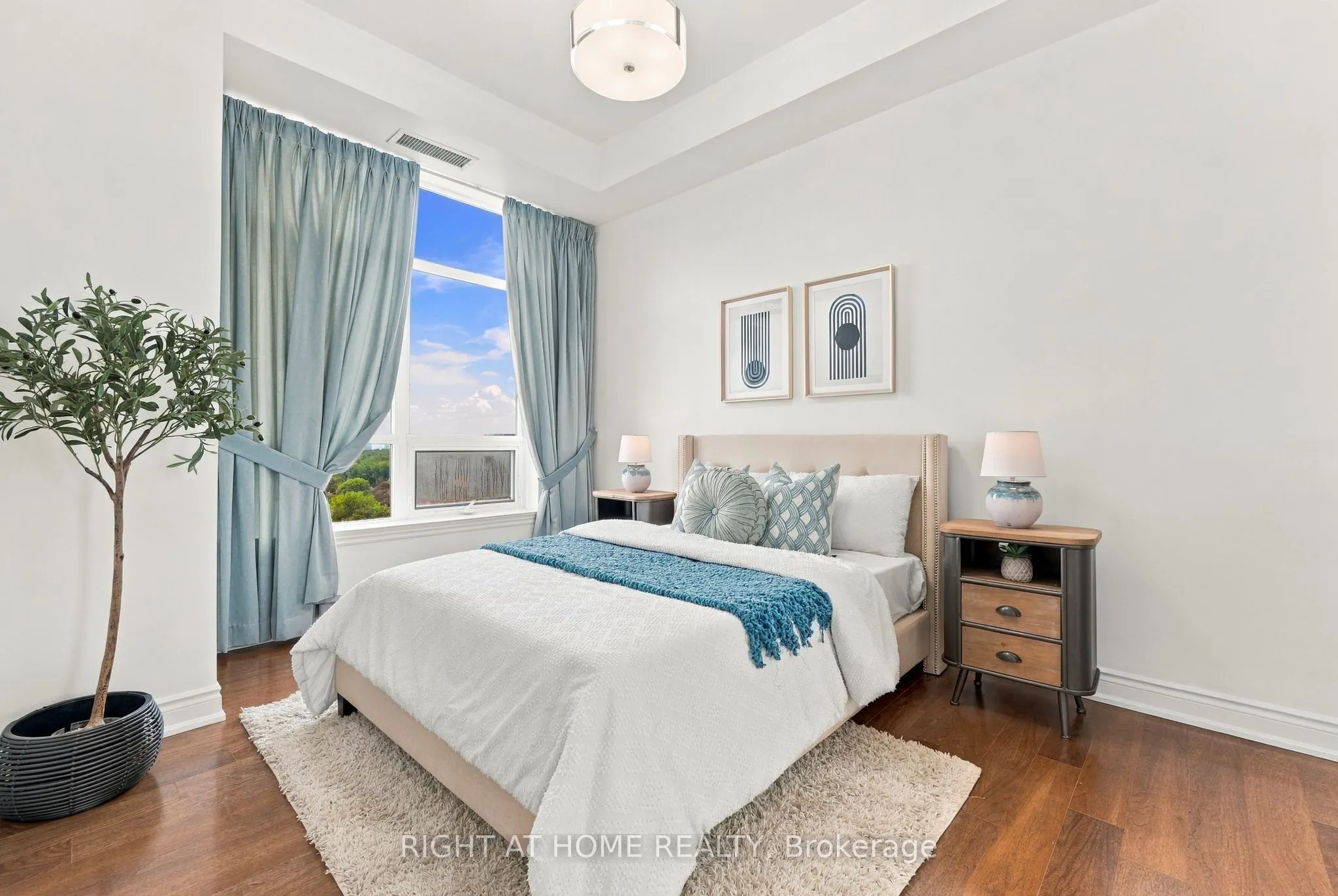 1135 Royal York Road #1301