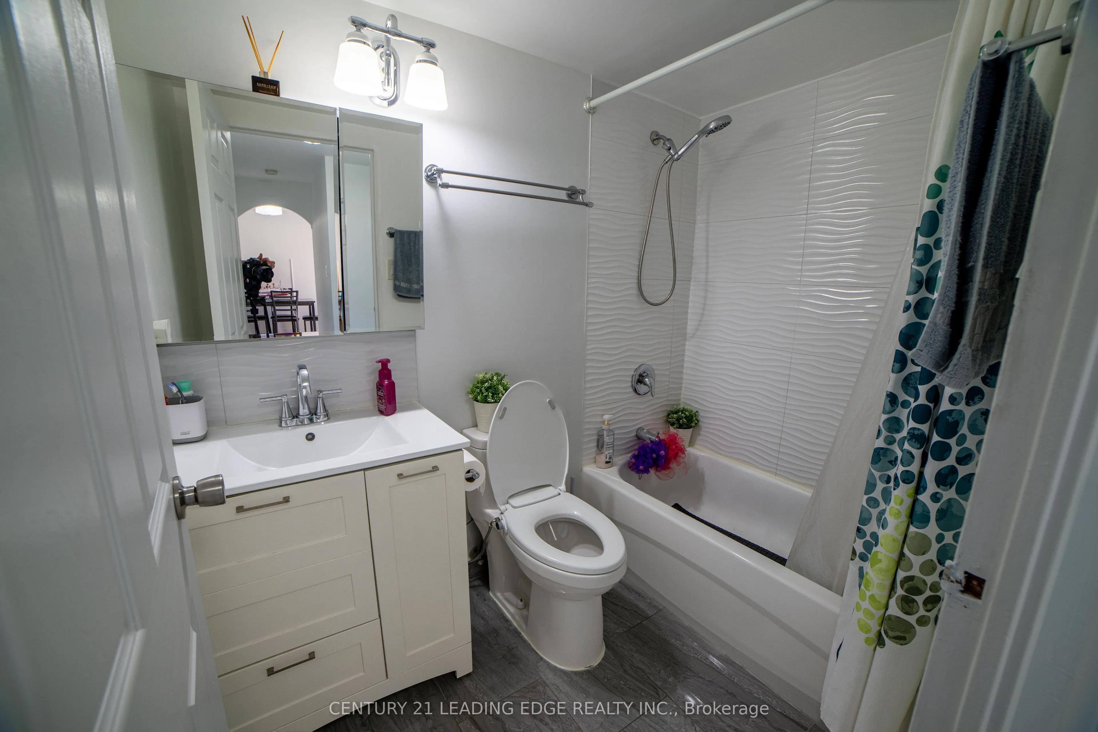 25 Four Winds Drive #604