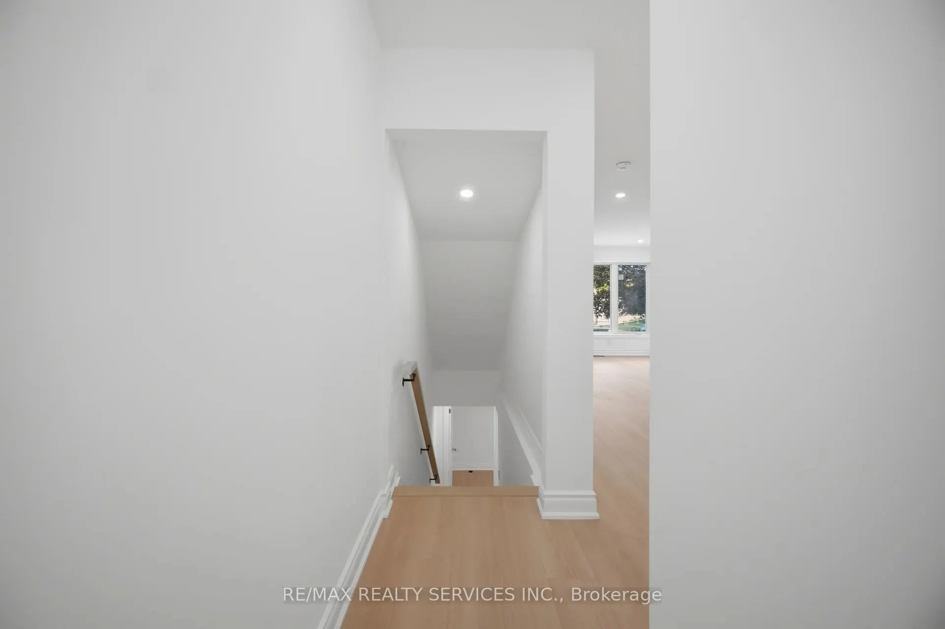 92 Corby Crescent