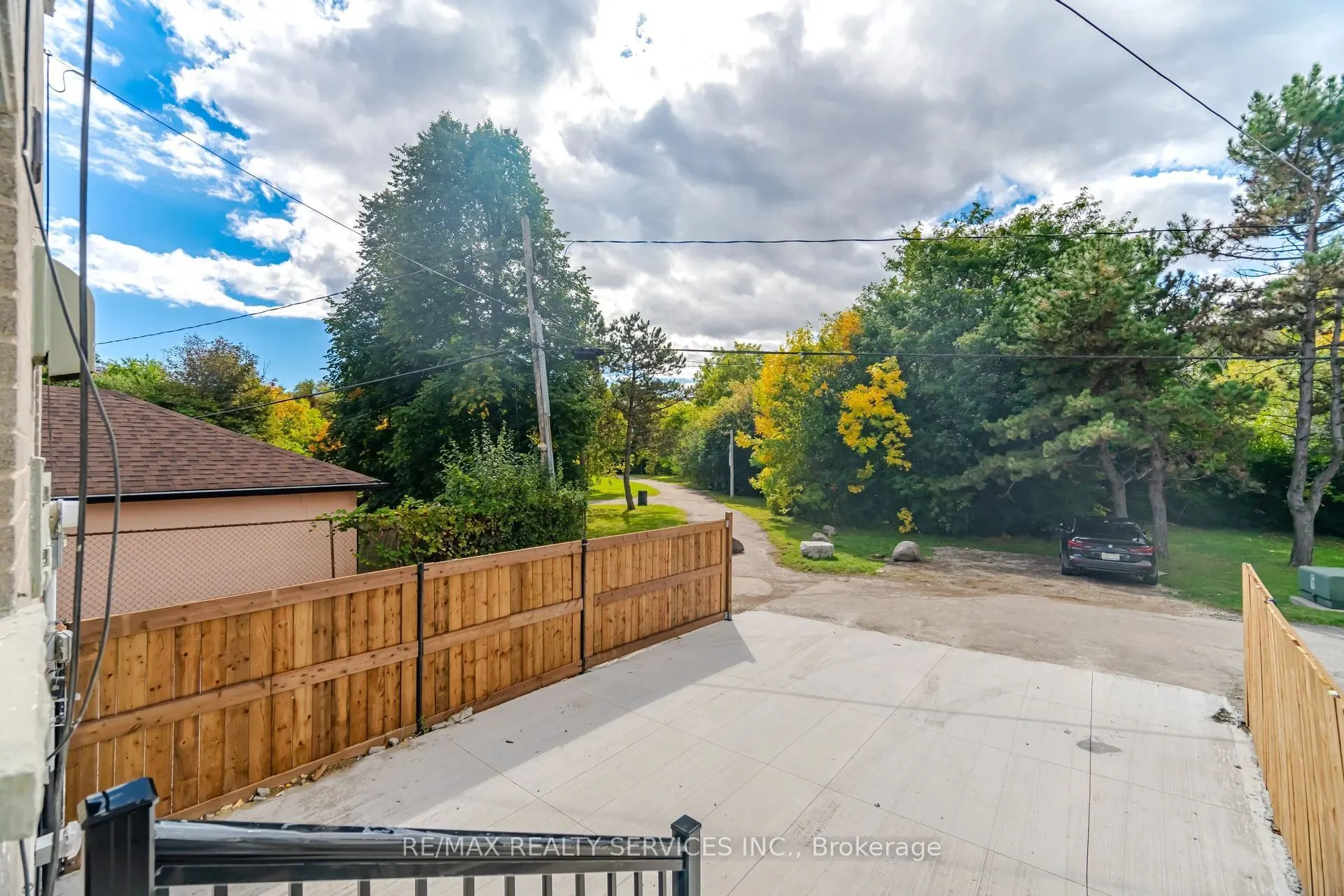 92 Corby Crescent