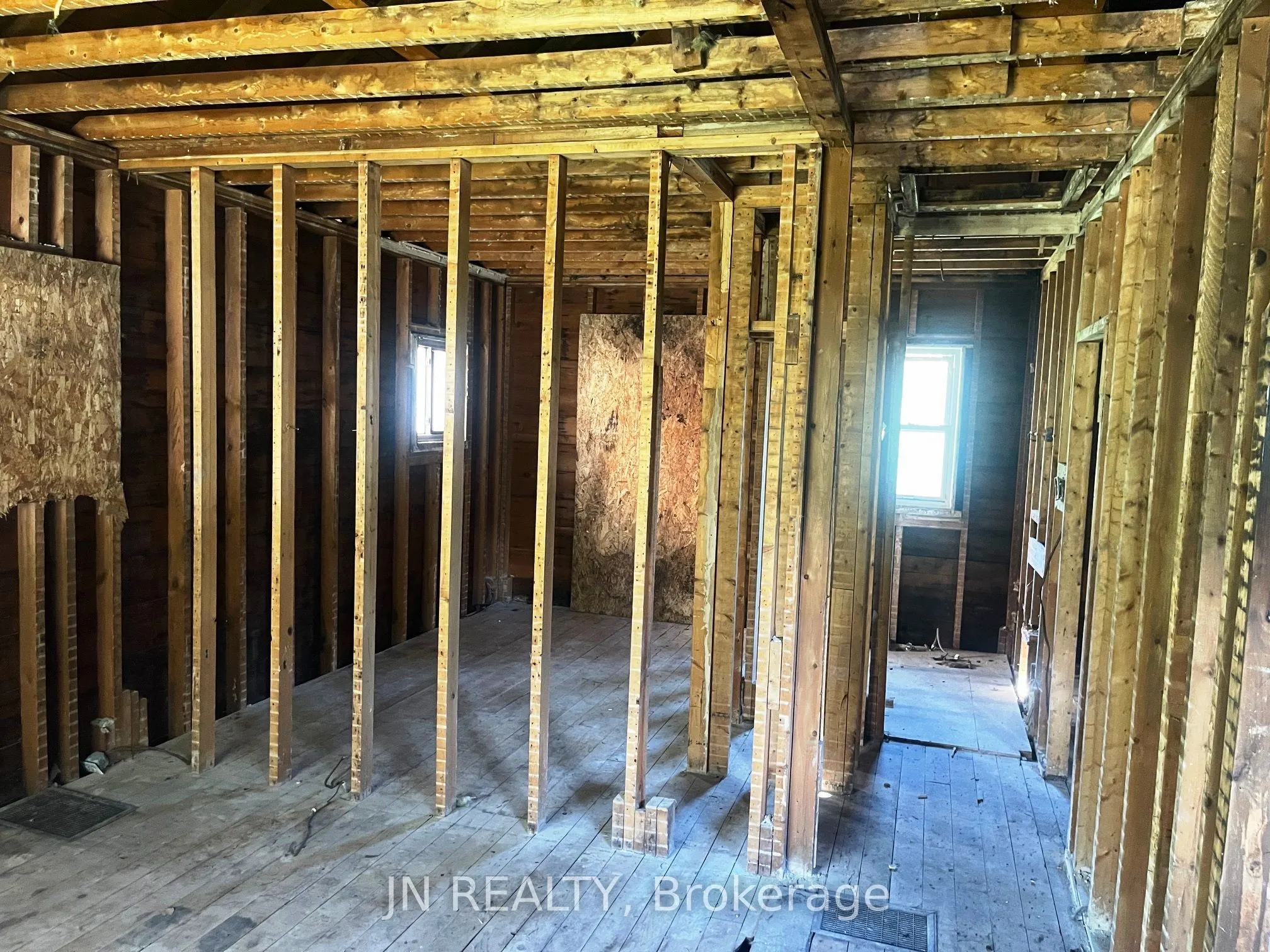37 Rosedale Avenue W