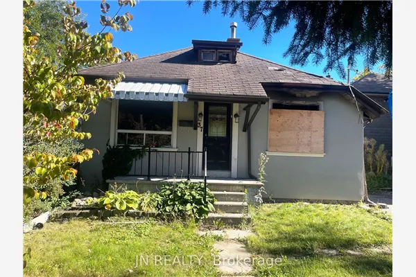 37 Rosedale Avenue W
