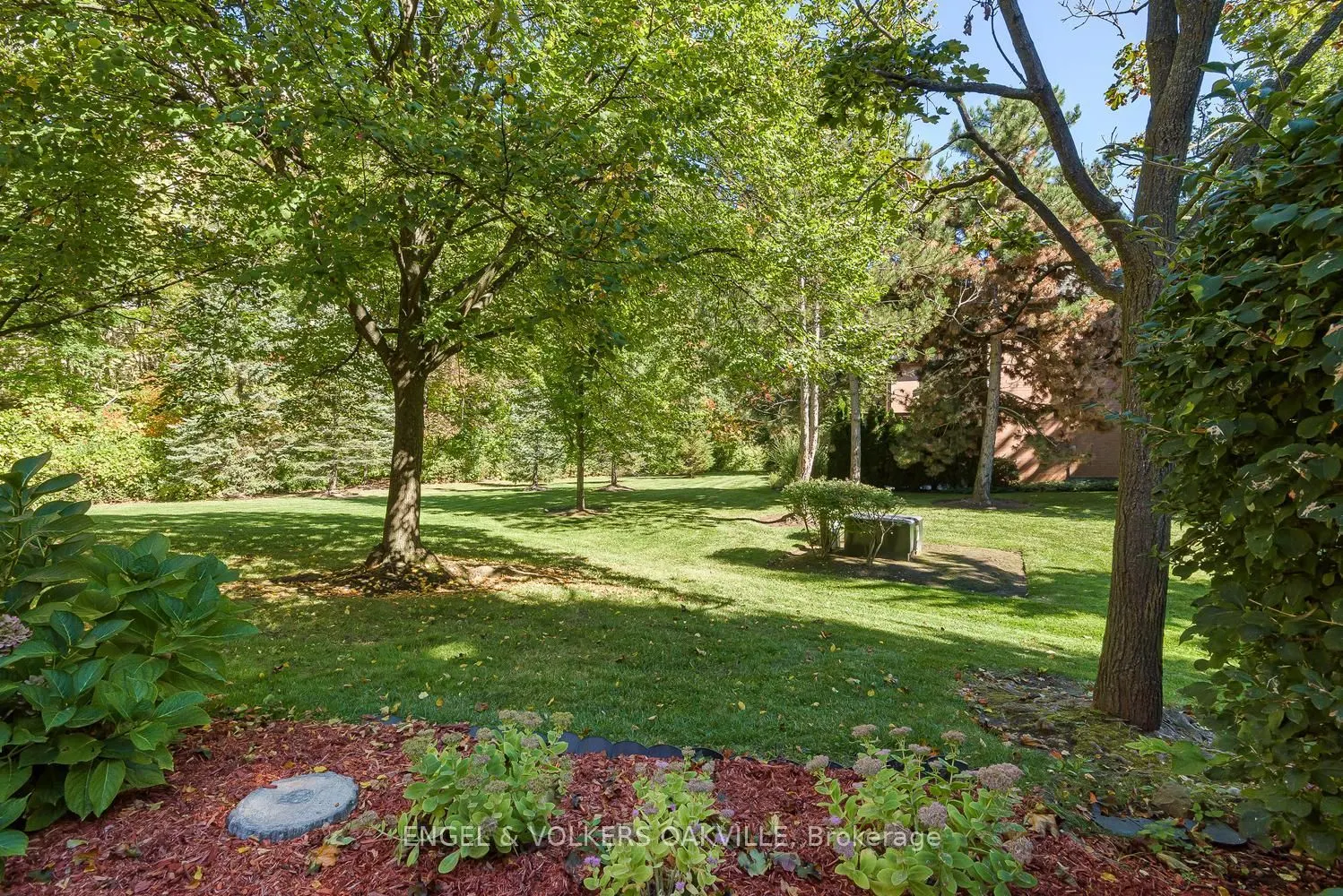 1905 Broad Hollow Gate #18