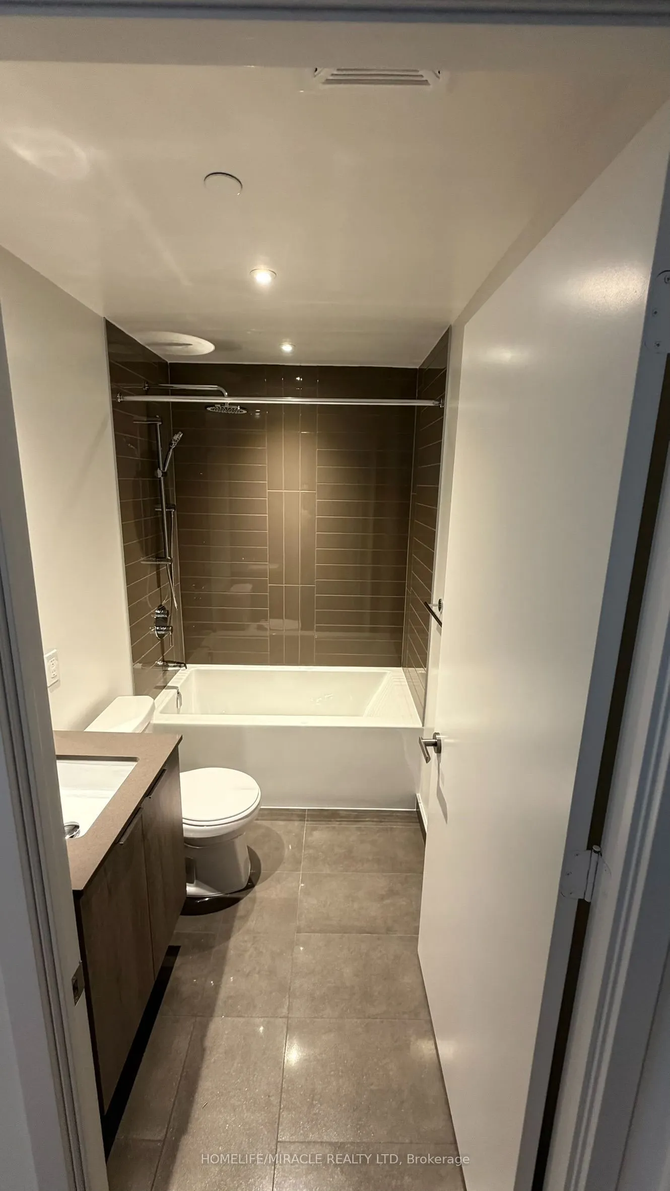 448 Burnhamthorpe Road W #7304