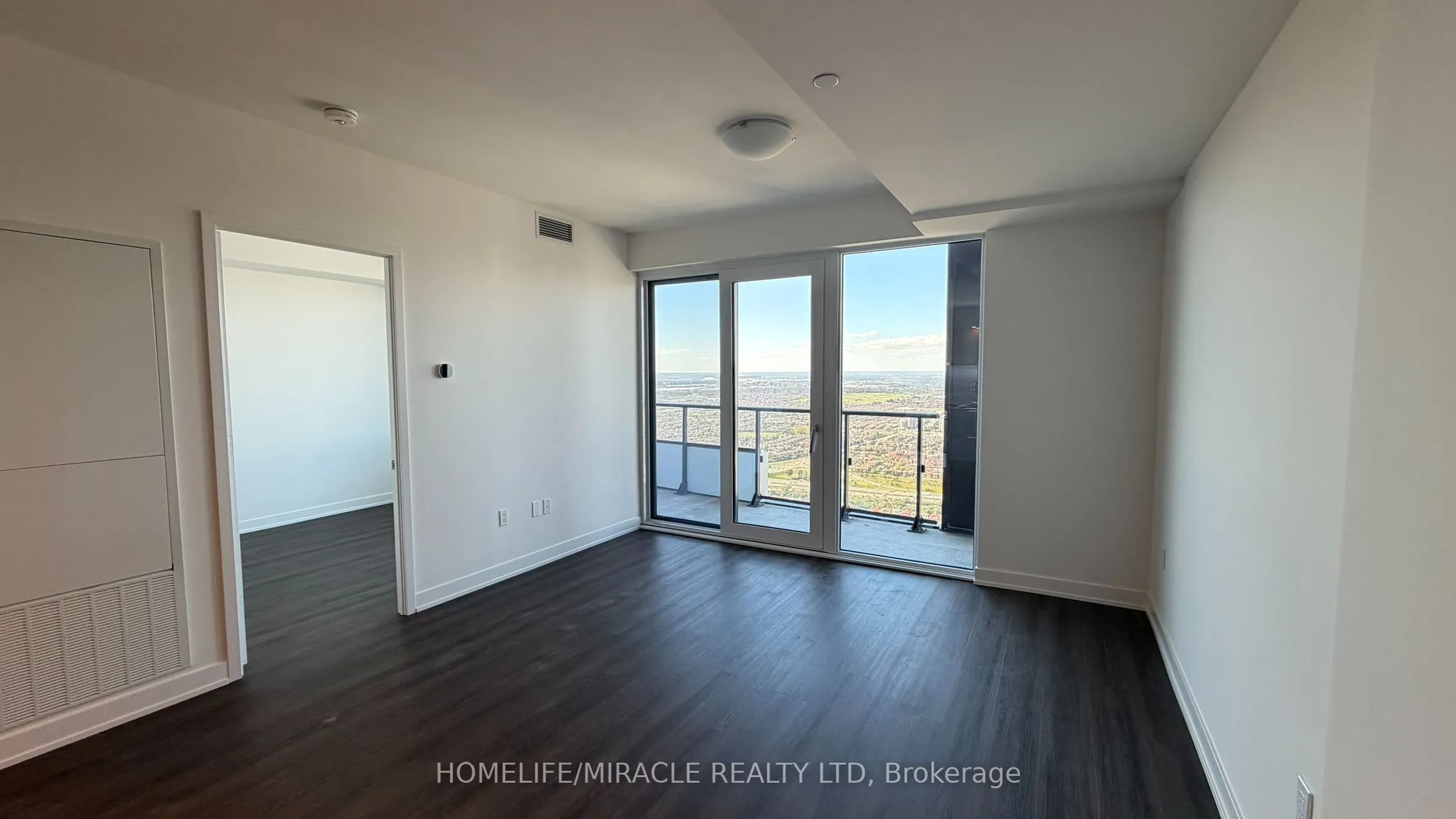 448 Burnhamthorpe Road W #7304