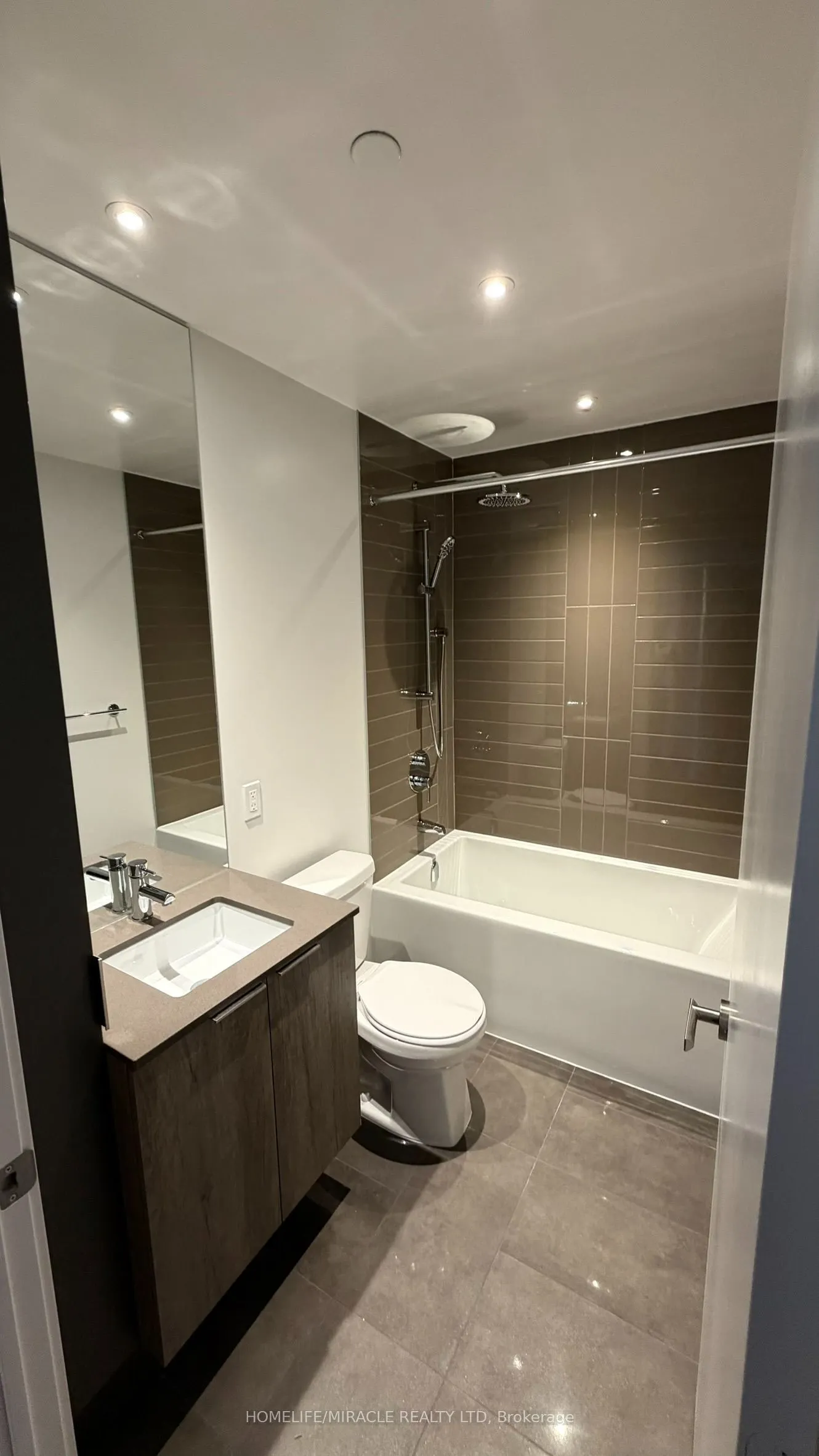 448 Burnhamthorpe Road W #7304