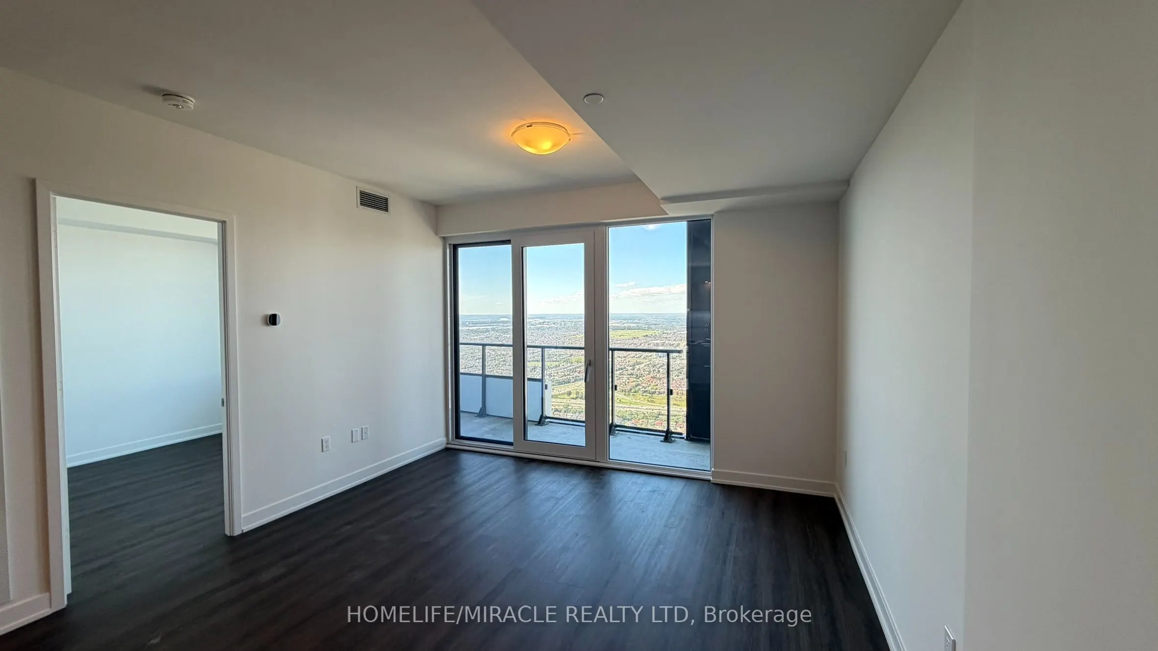 448 Burnhamthorpe Road W #7304