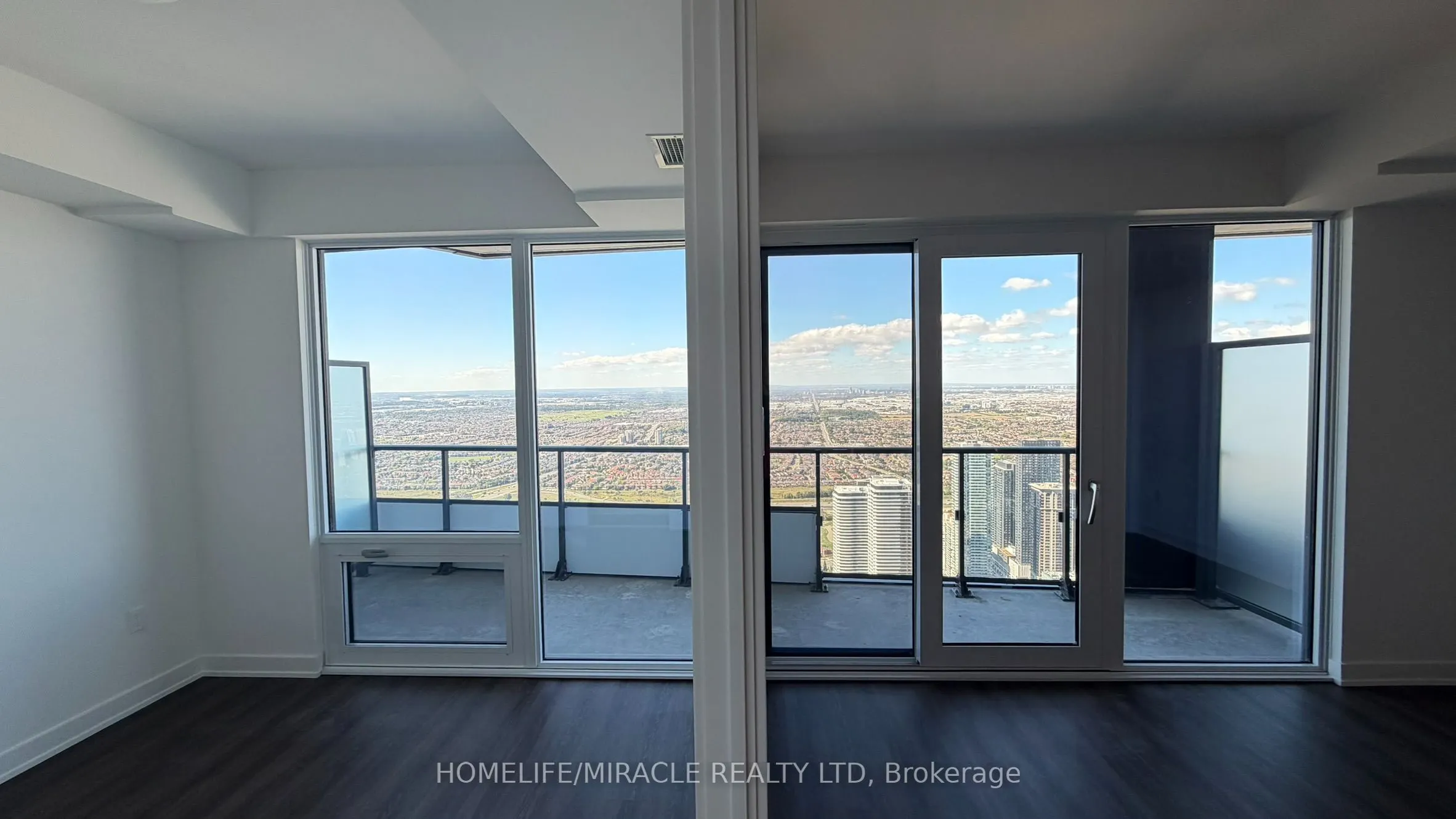 448 Burnhamthorpe Road W #7304