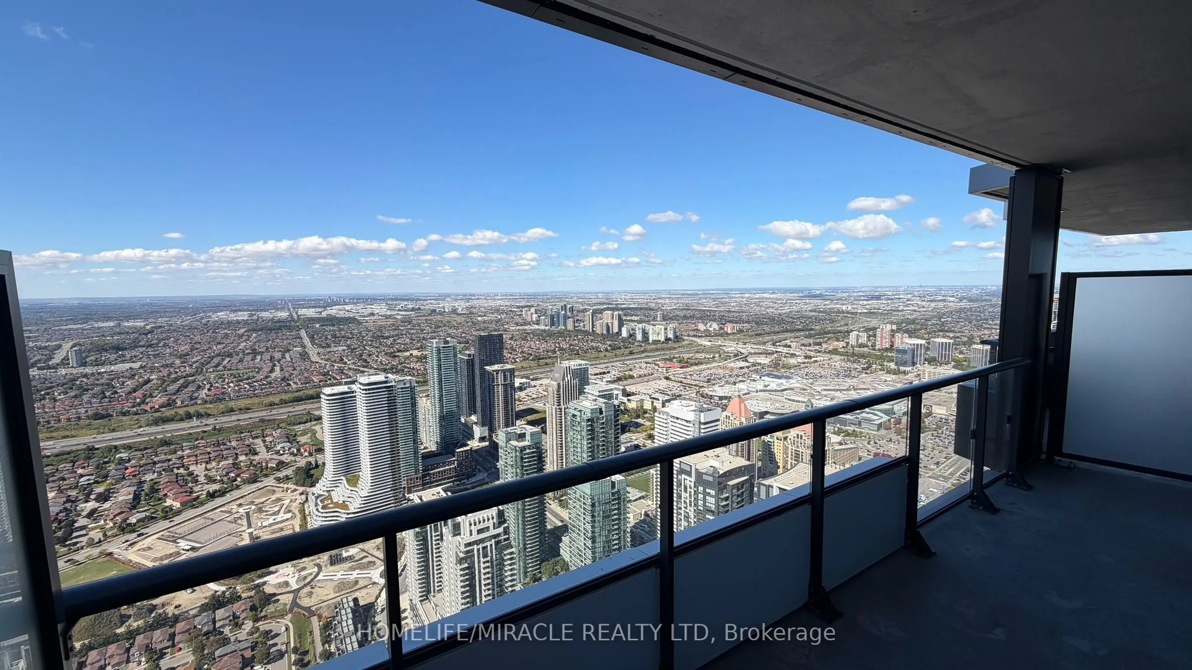 448 Burnhamthorpe Road W #7304
