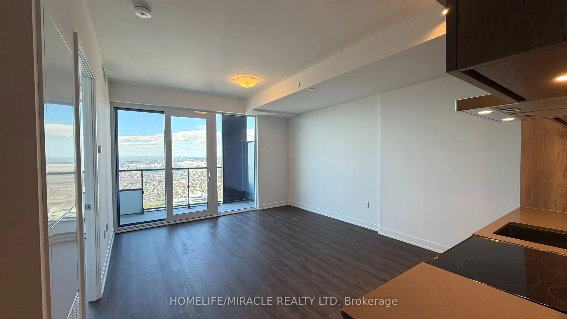 448 Burnhamthorpe Road W #7304