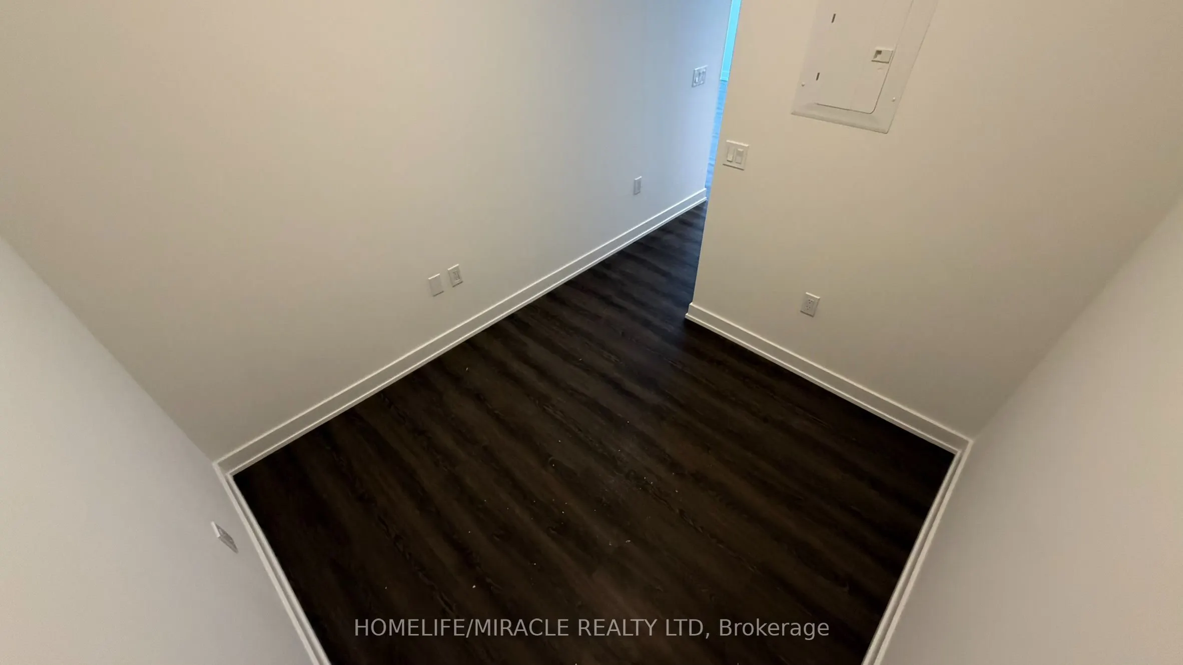 448 Burnhamthorpe Road W #7304
