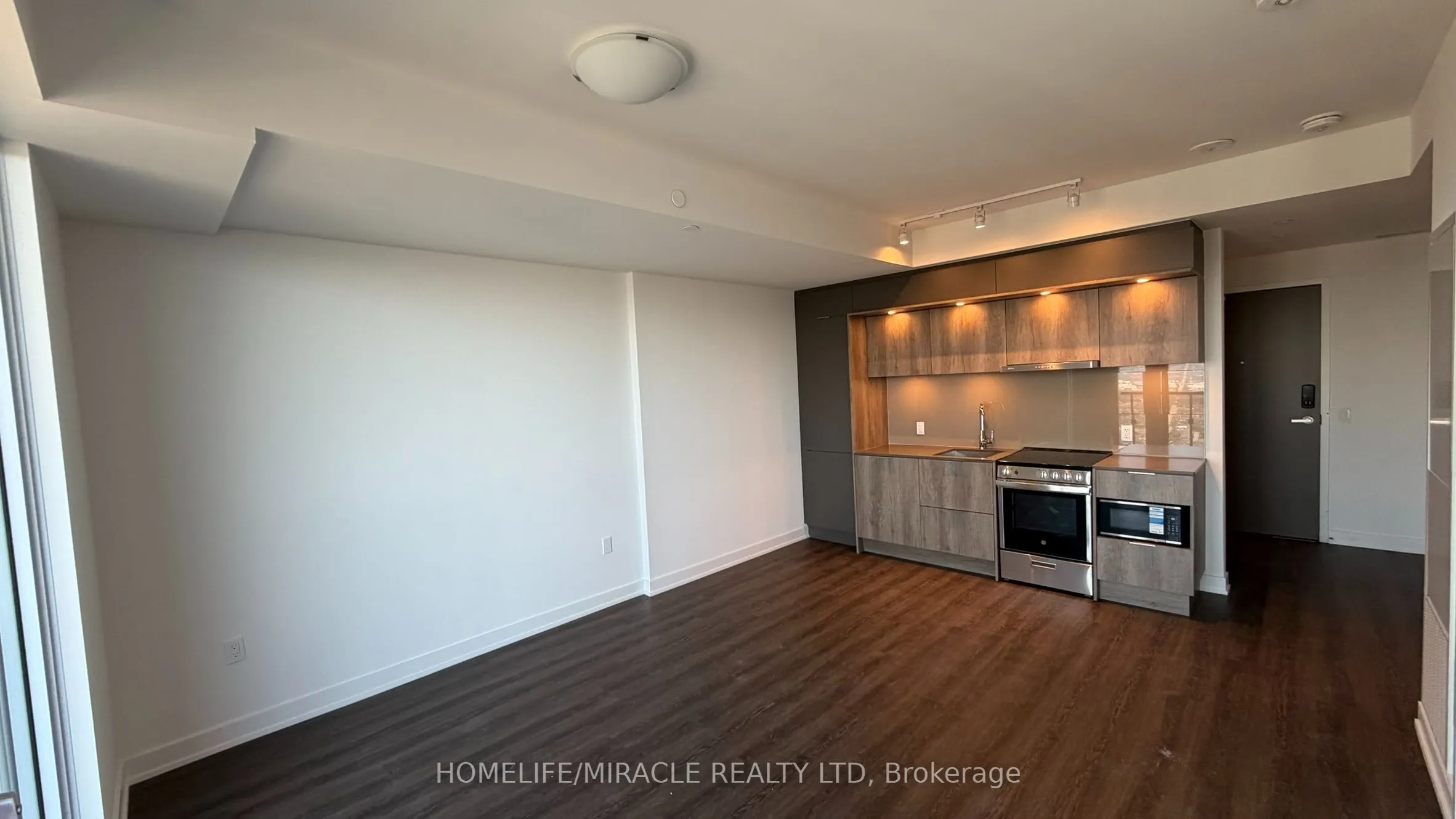 448 Burnhamthorpe Road W #7304